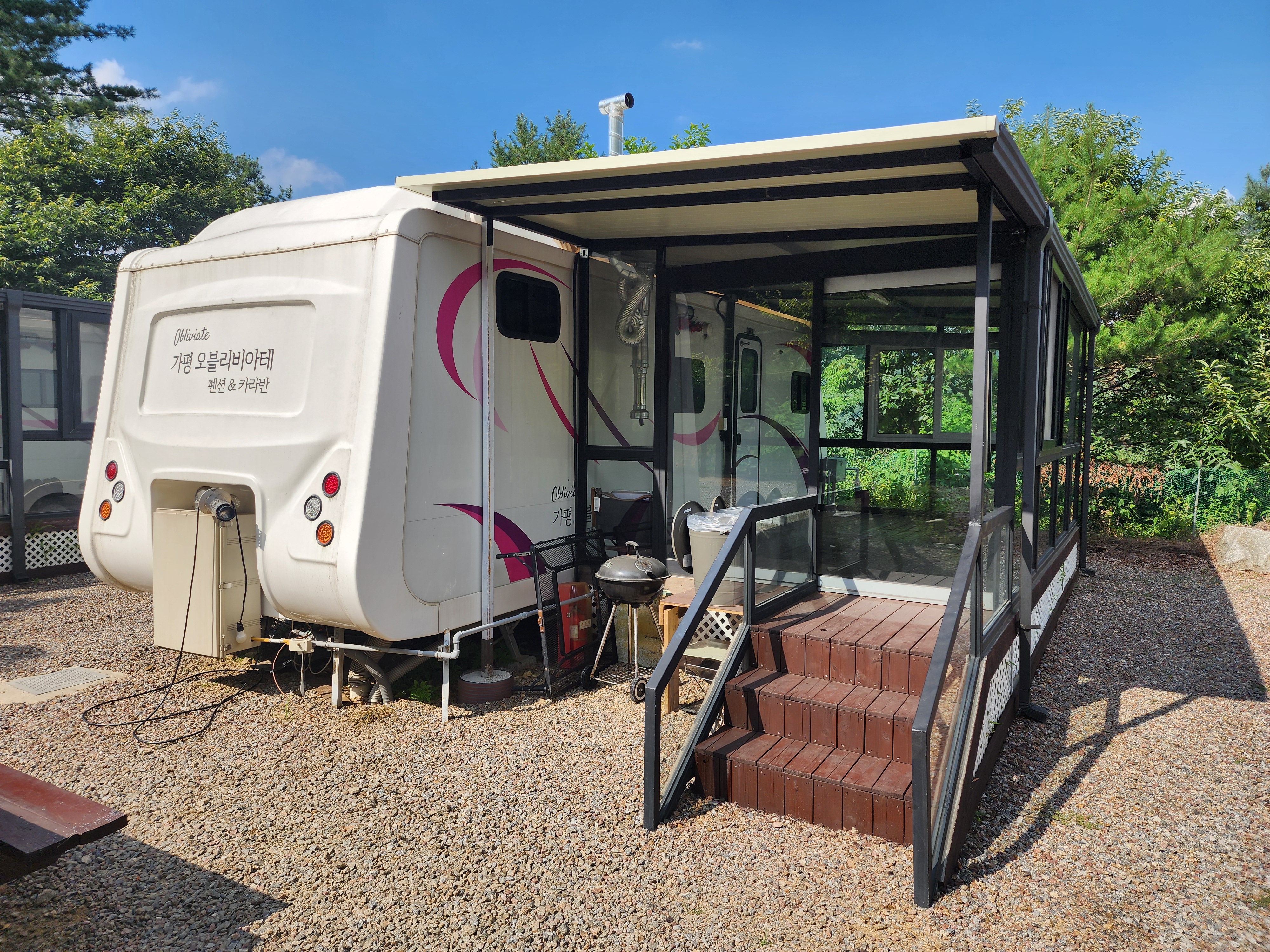 가평 오블리비아테 수영장 펜션&카라반 2번째 이미지