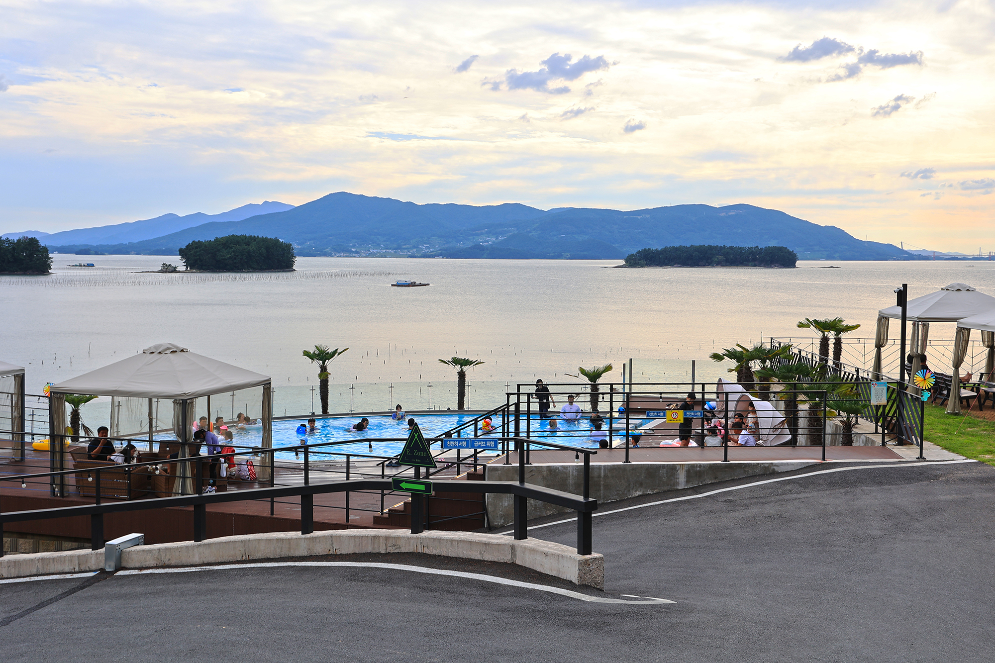 더뷰인비토 이미지