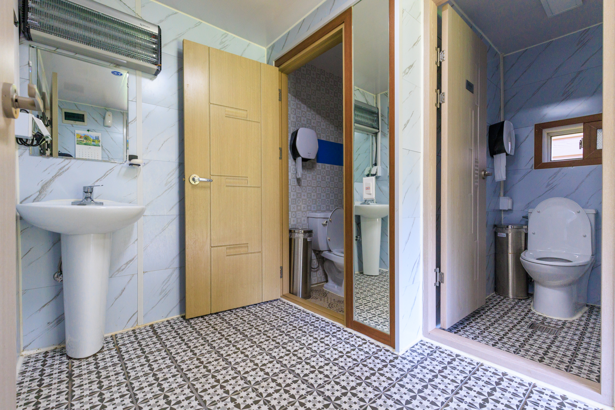 풀꽃이랑 캠핑장 이미지