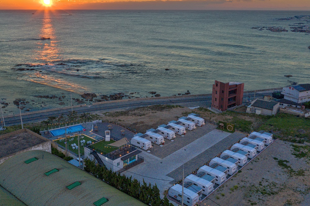 태양&바다 카라반 이미지