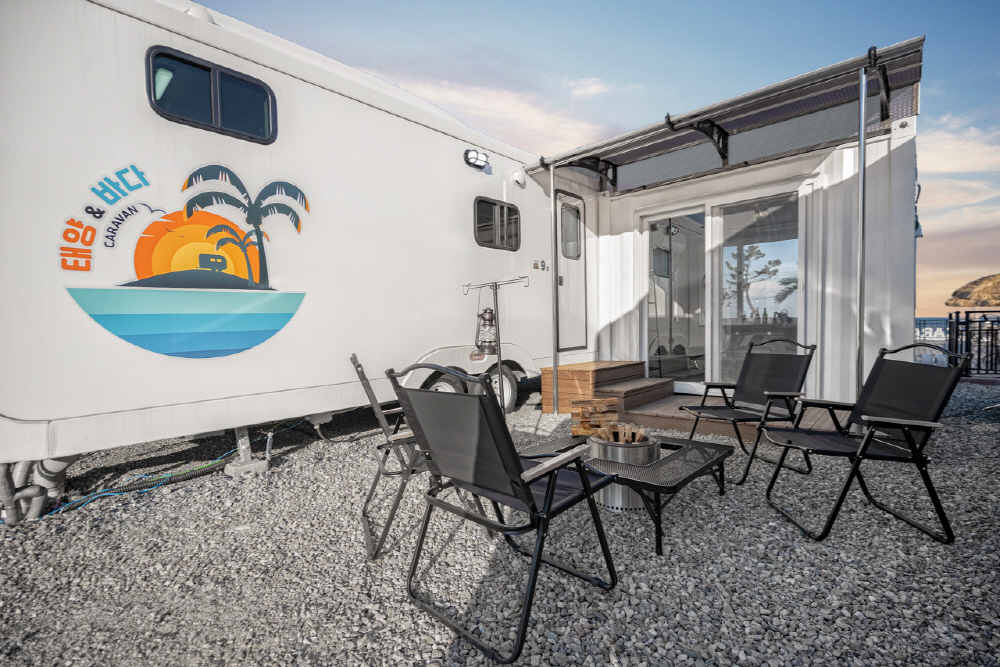 태양&바다 카라반 이미지