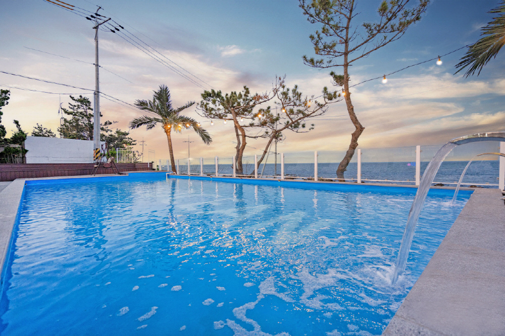 태양&바다 카라반 이미지