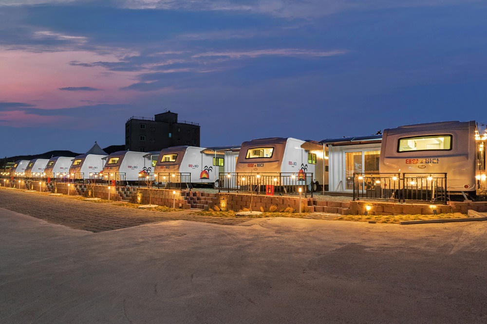 태양&바다 카라반 이미지