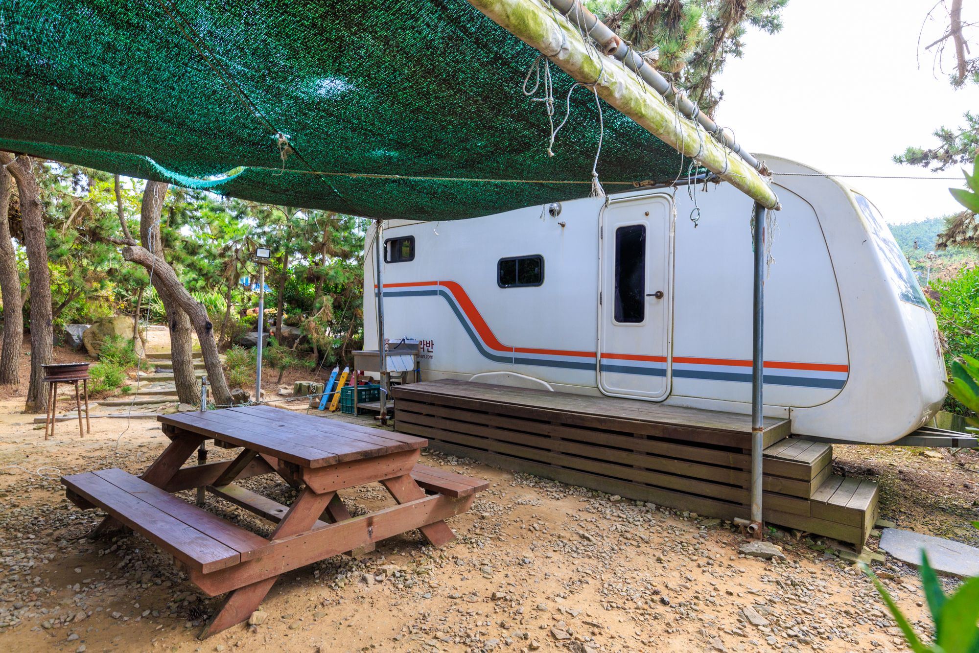 하늘아래 캠핑 이미지