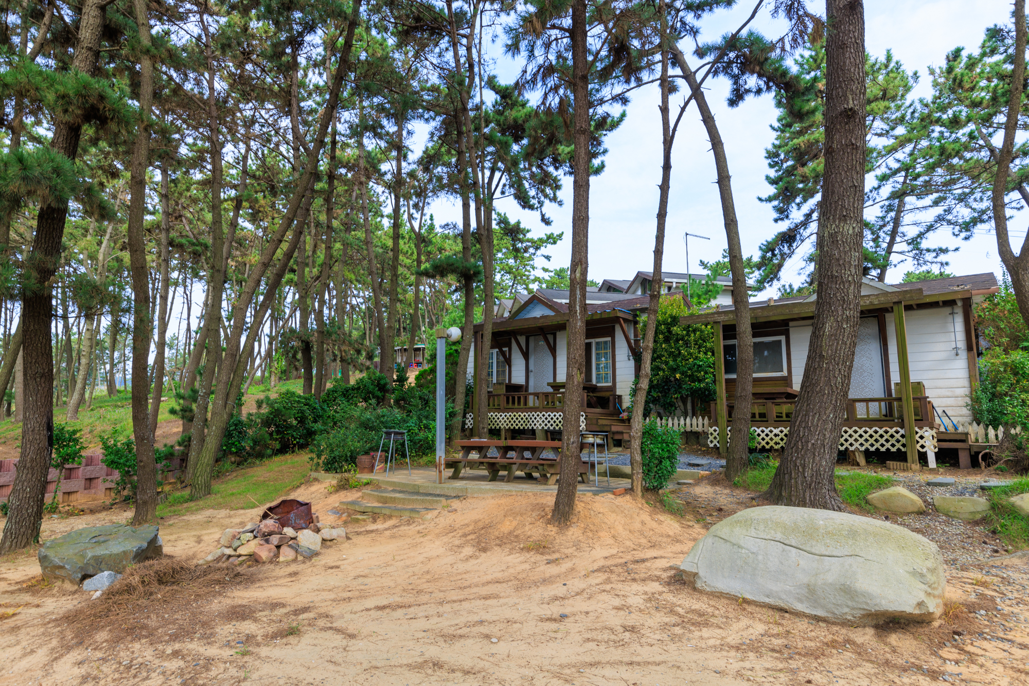 하늘아래 캠핑 이미지