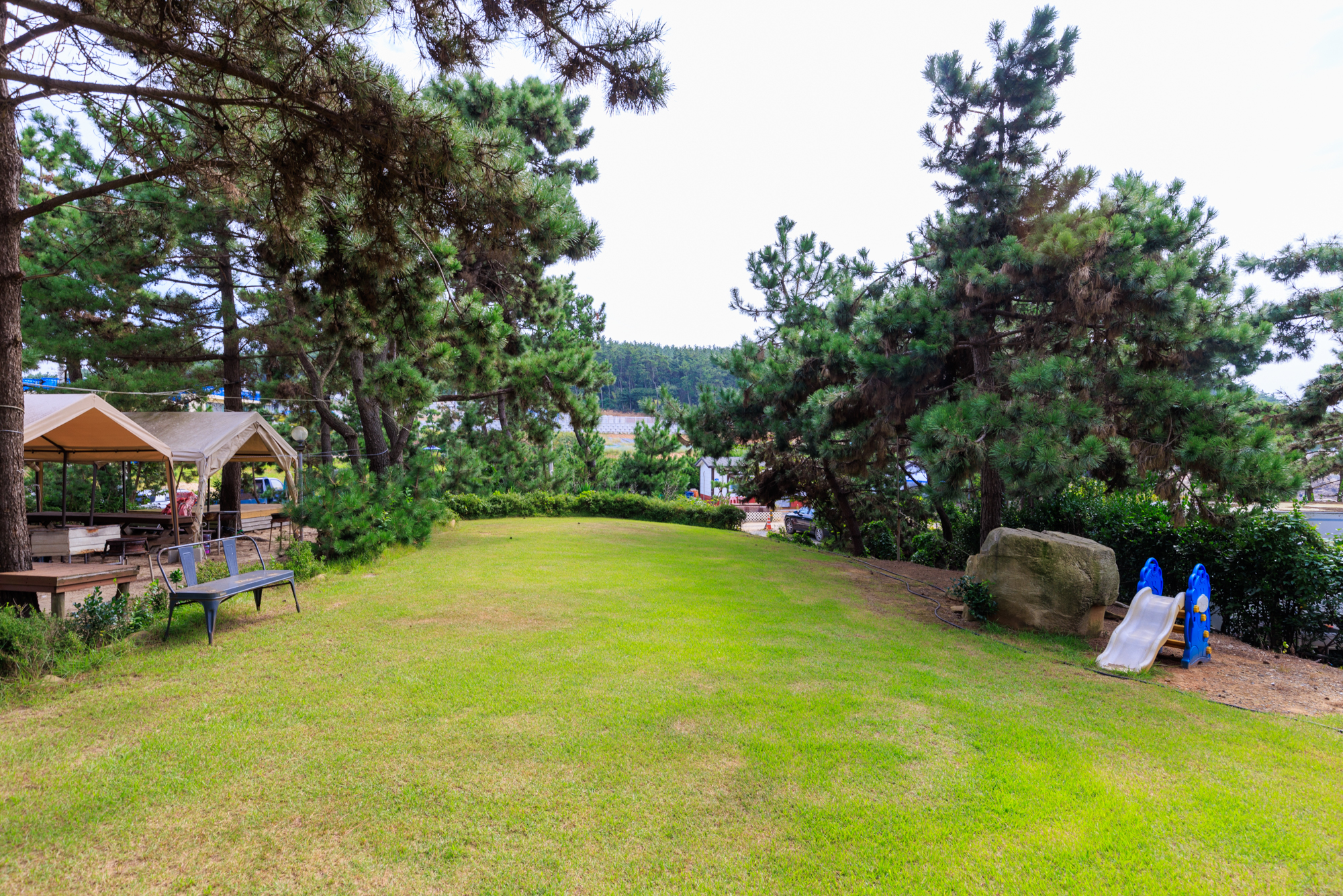 하늘아래 캠핑 이미지