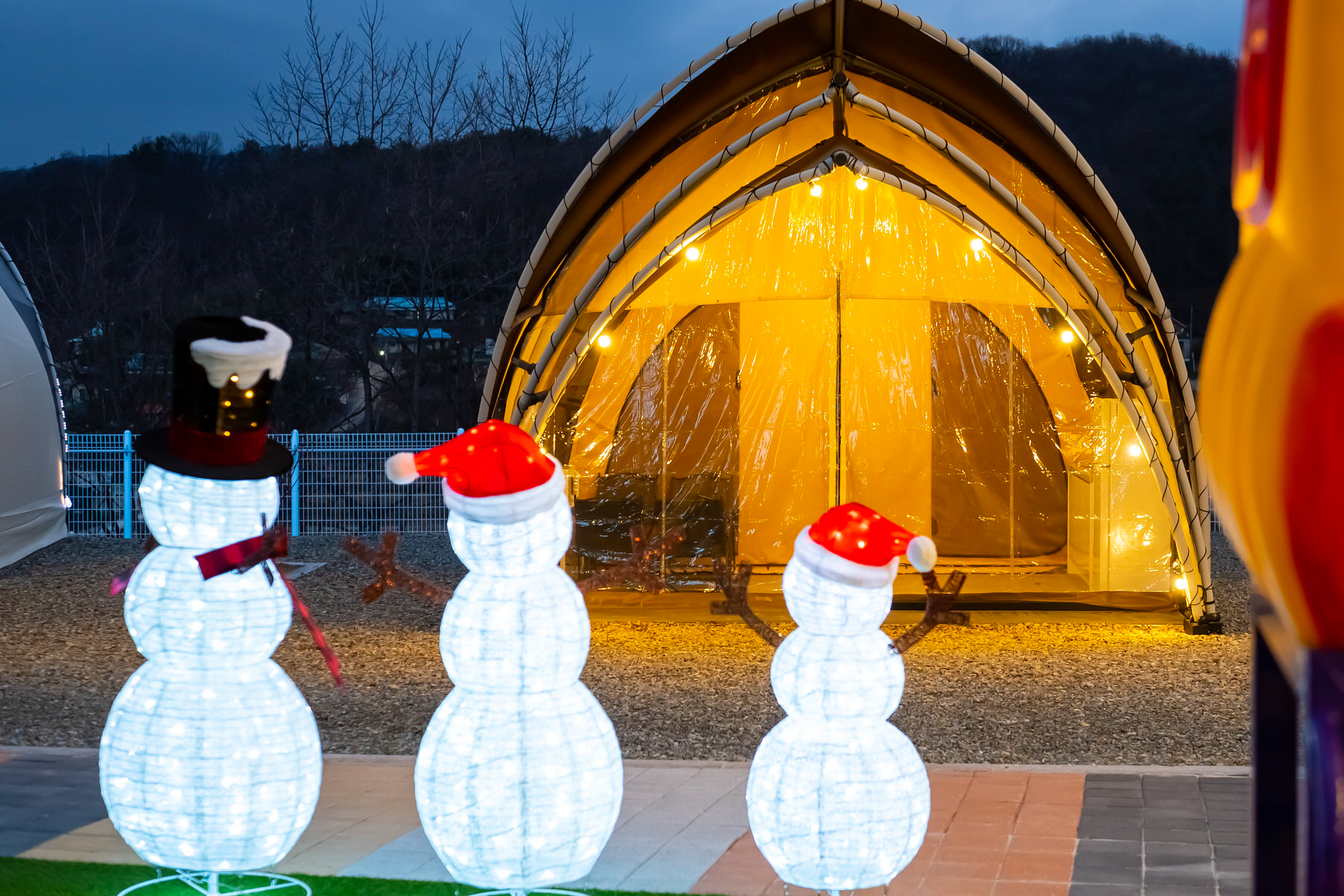 뉴얼리글램핑 이미지