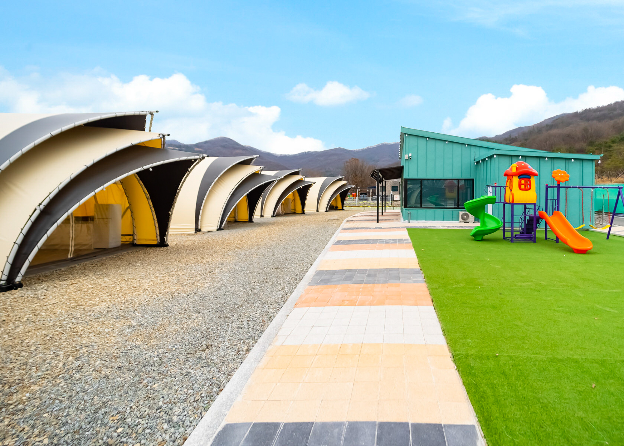 뉴얼리글램핑 이미지