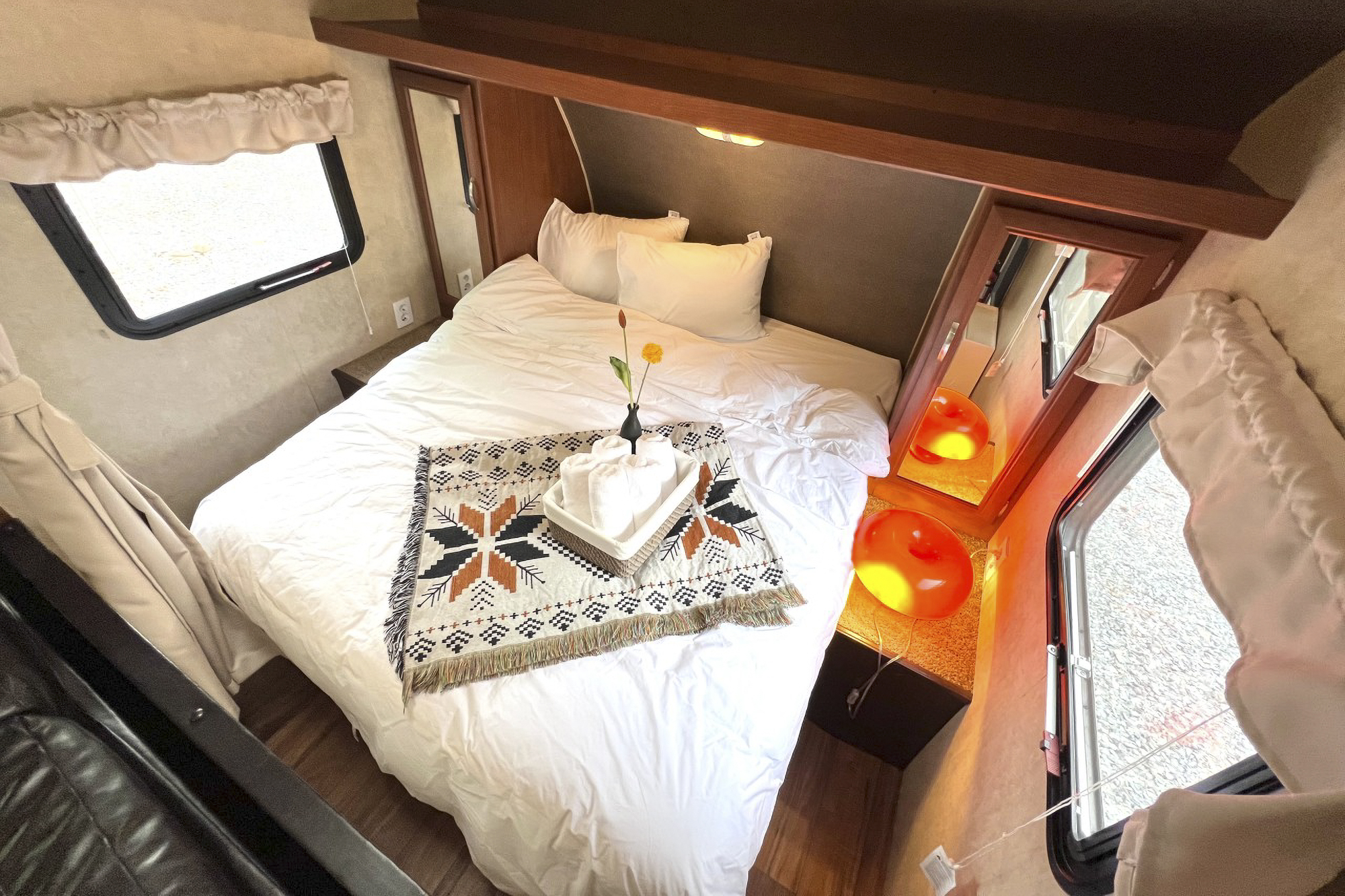 경이궁 캠핑카라반 이미지