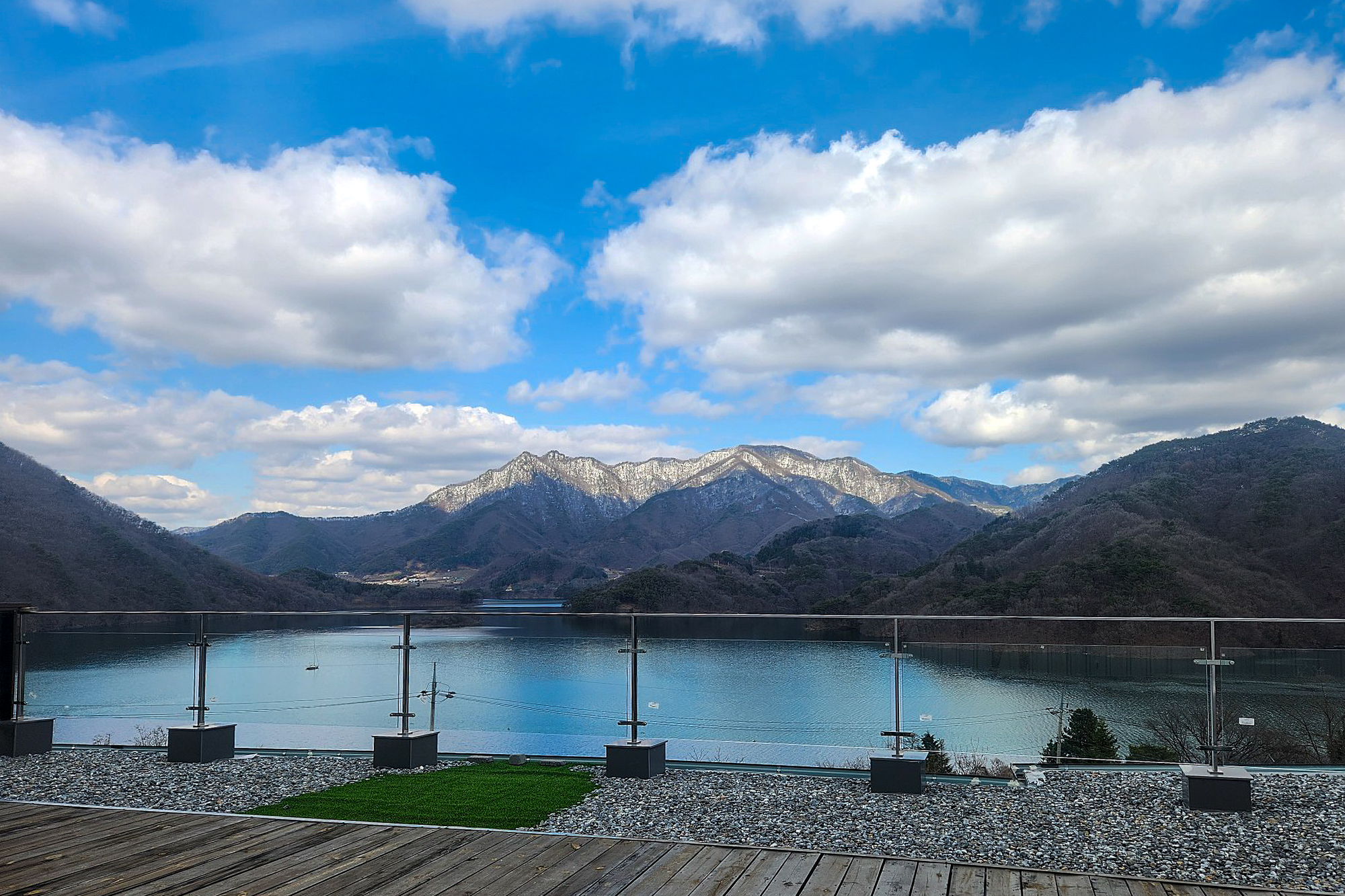 충주호더쉼캠핑장 이미지