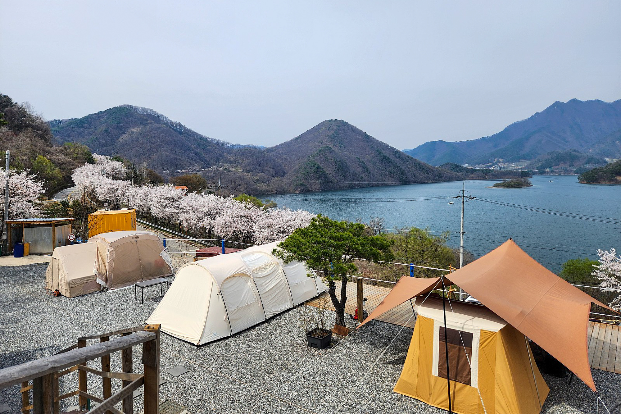 충주호더쉼캠핑장 이미지