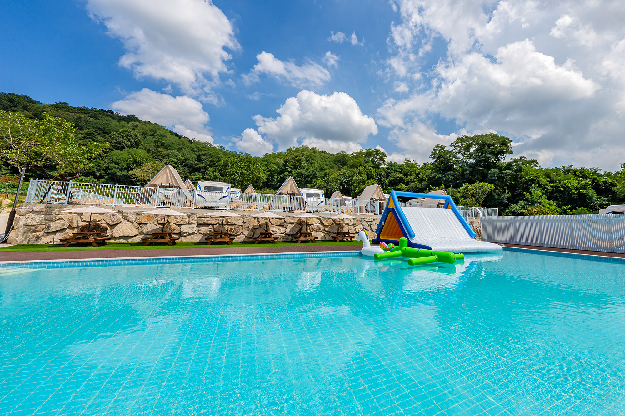 카라반스 이미지