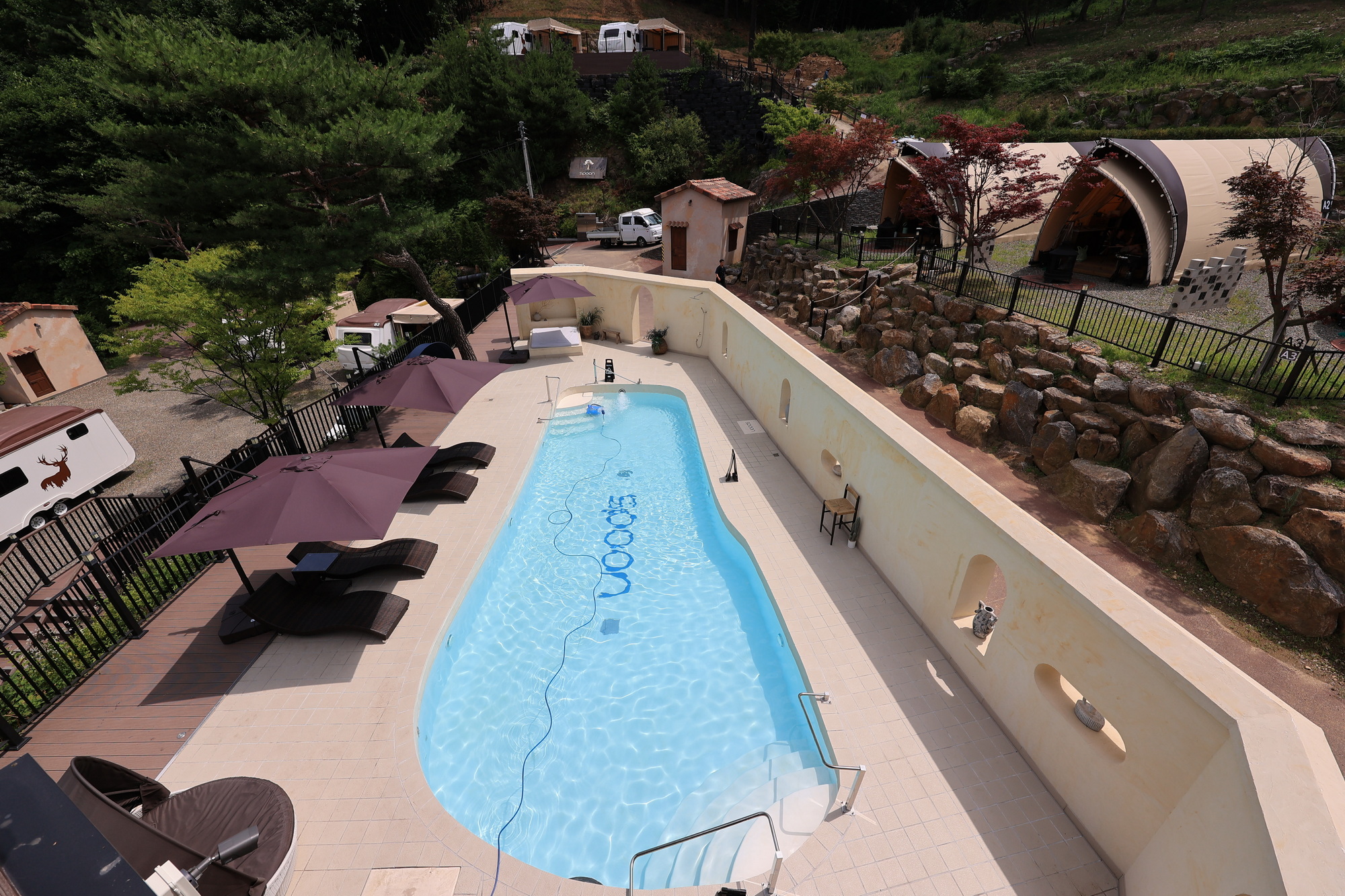 스푼 글램핑 카라반 이미지