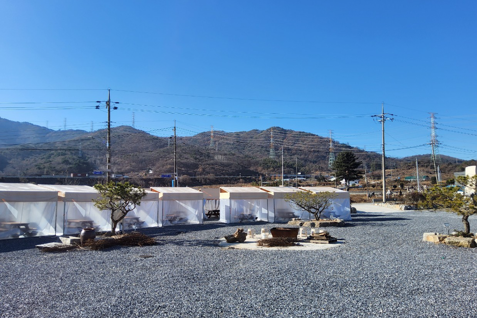 이른아침 캠핑장 이미지