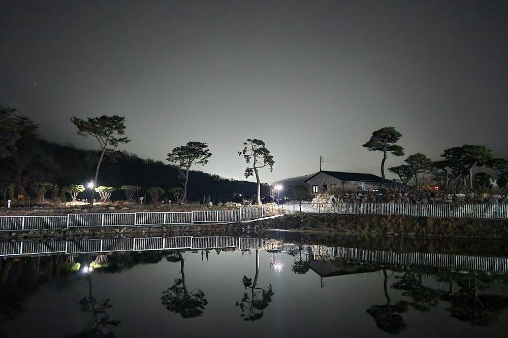 이른아침 캠핑장 사진