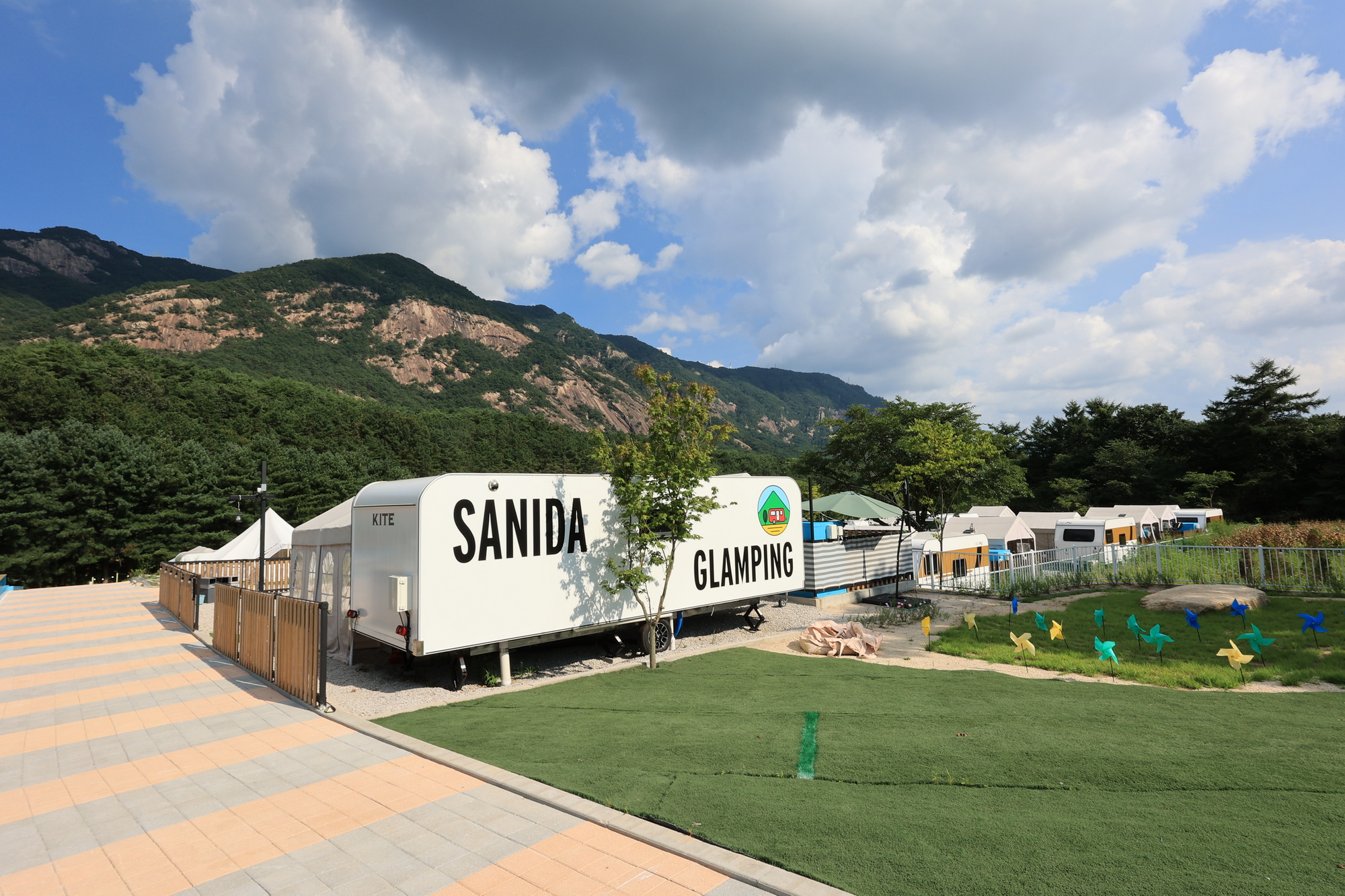 산이다 글램핑 이미지