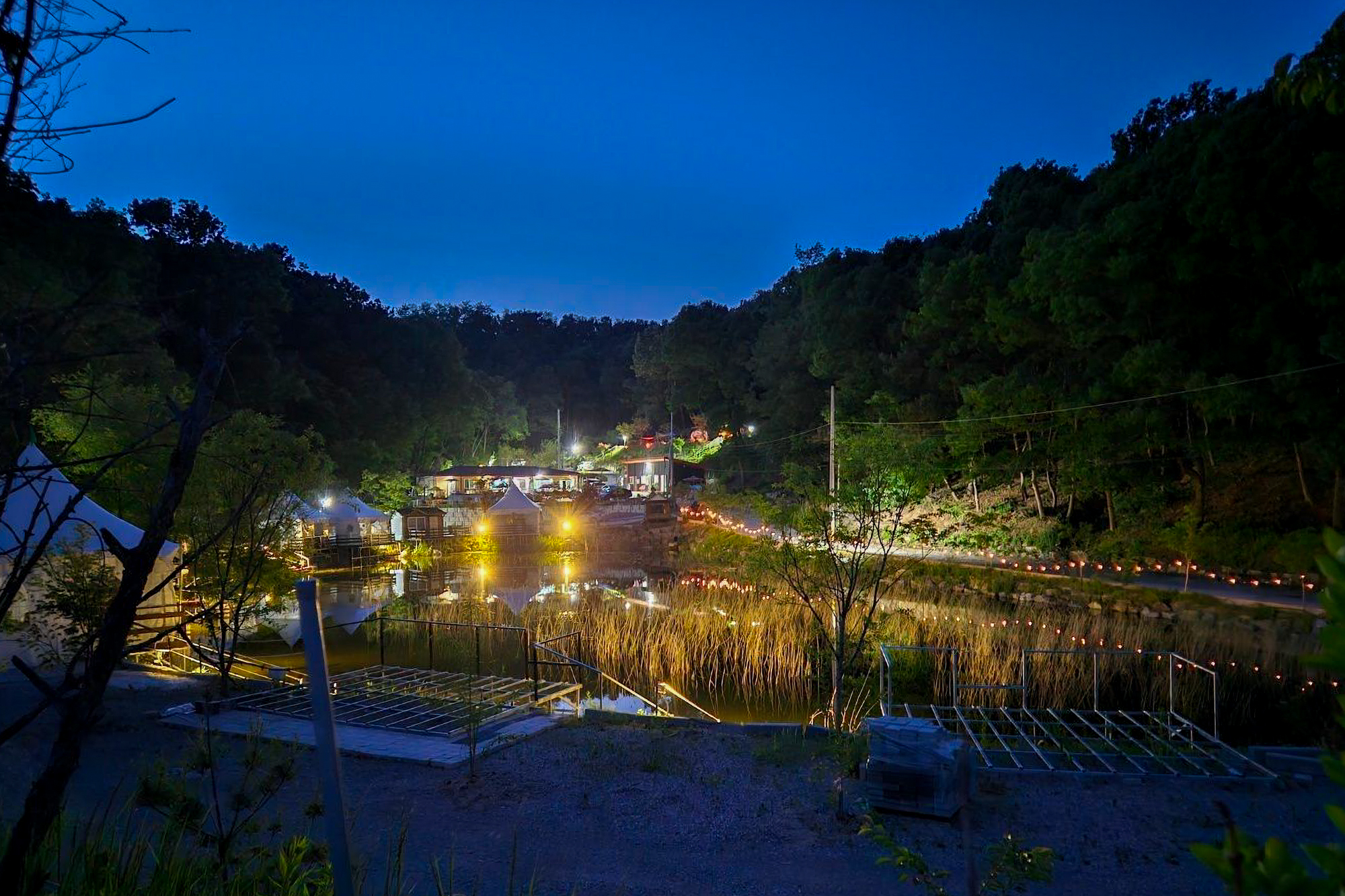 더 봄날 캠핑장 이미지