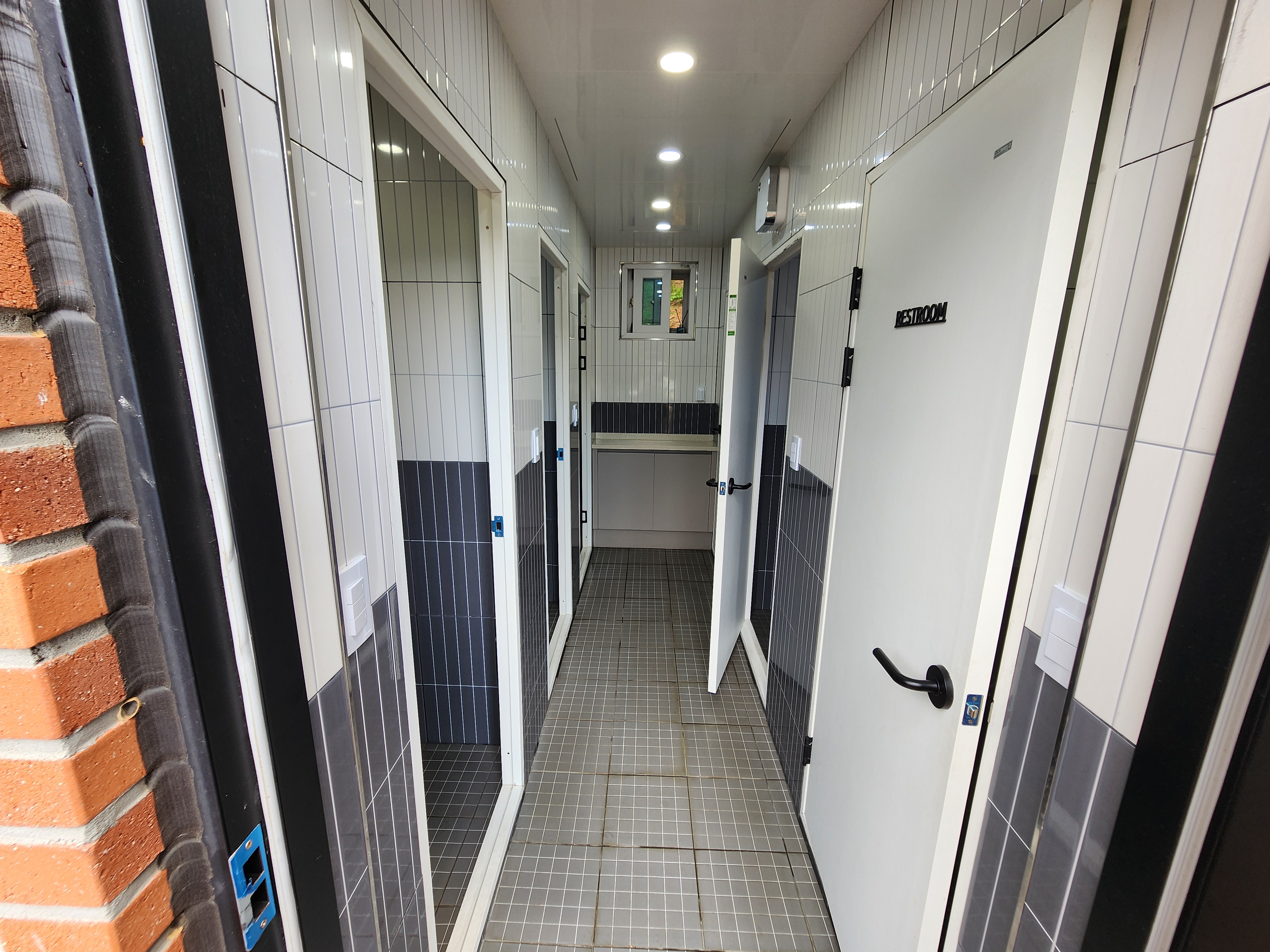 선택적고립캠핑장 이미지