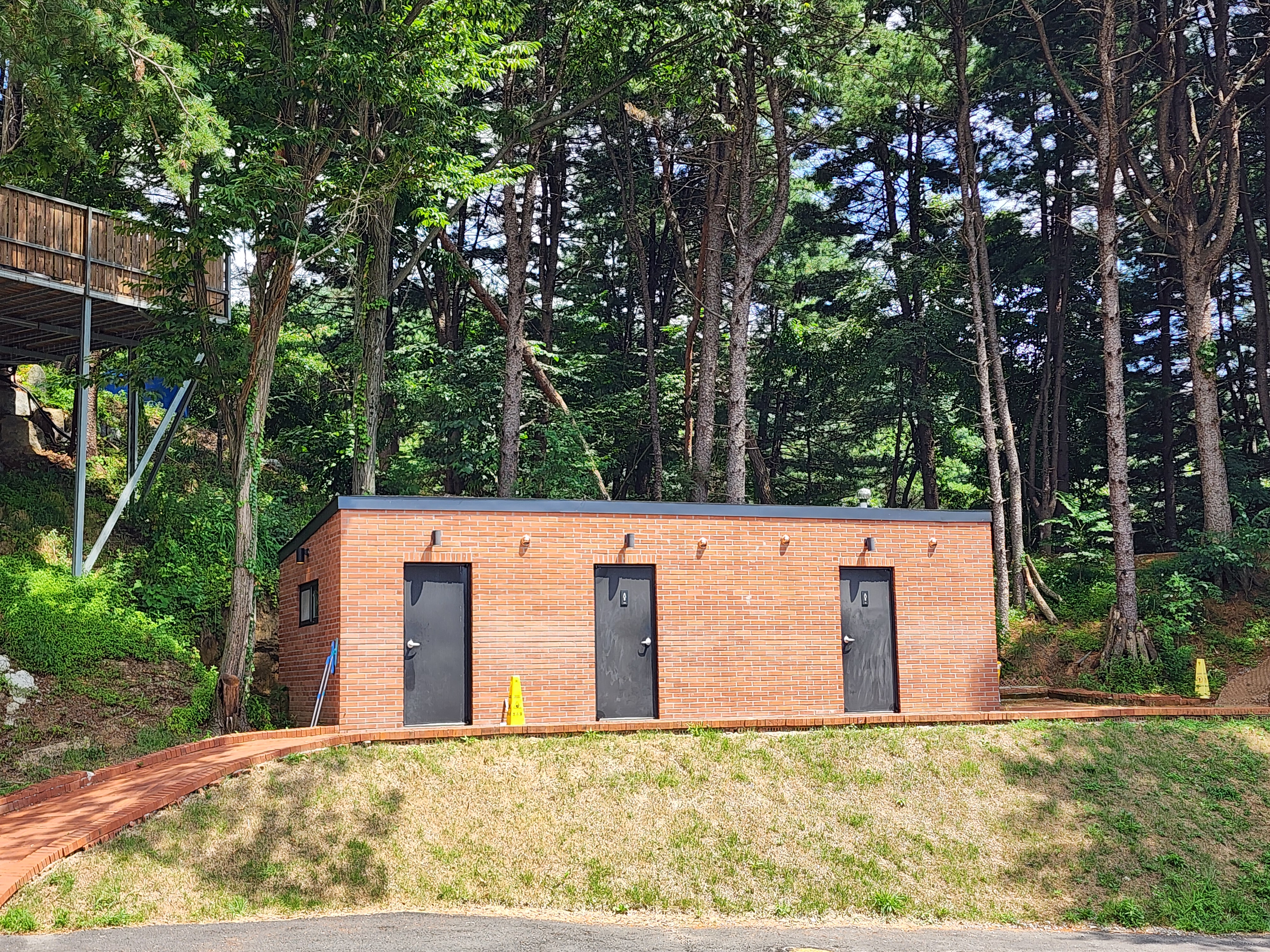 선택적고립캠핑장 이미지