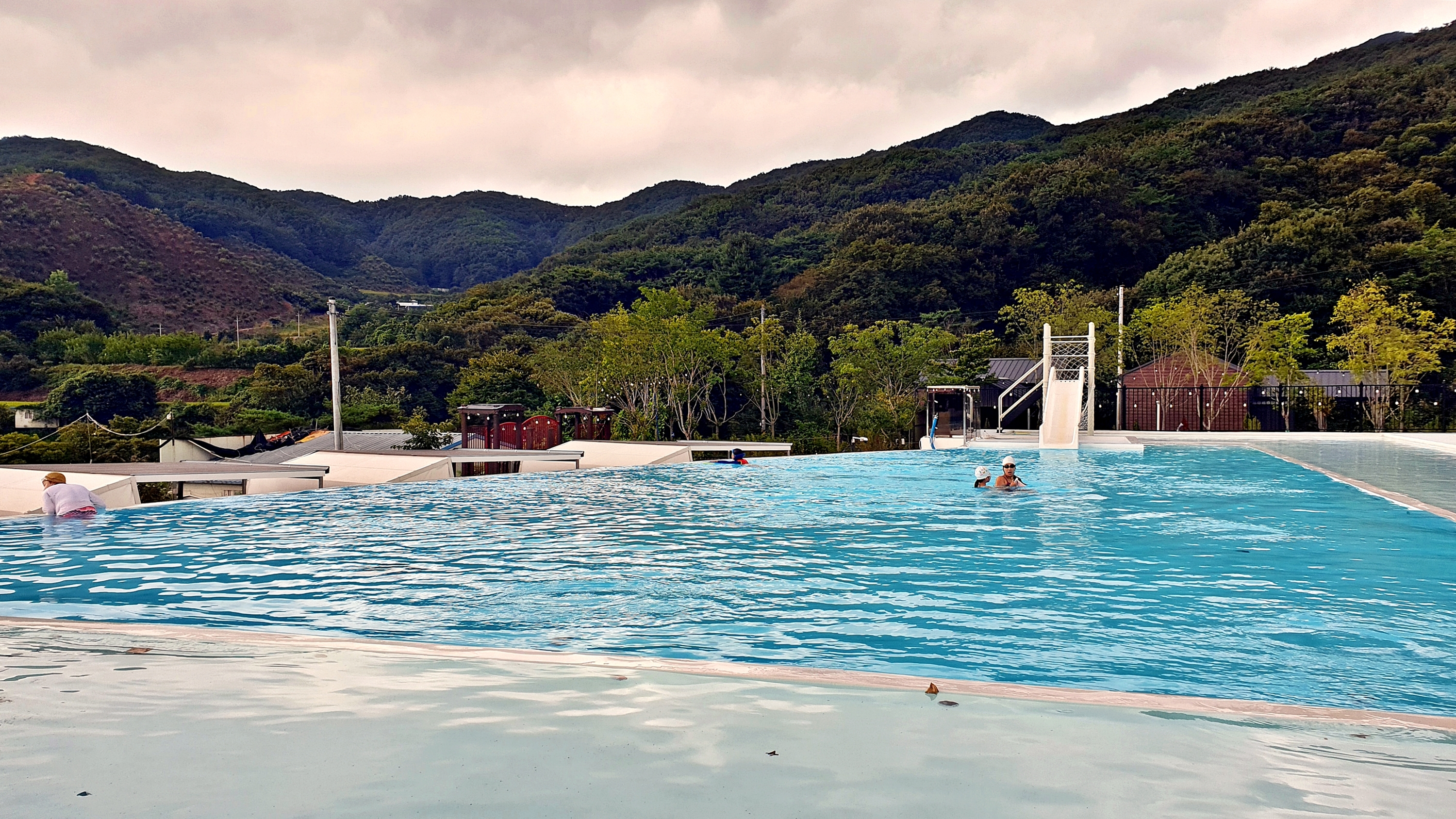 히어위고 글램핑&바베큐 이미지