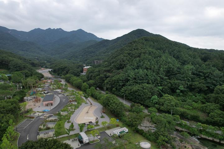계룡산 갑사자동차야영장 호수 옆 캠핑장