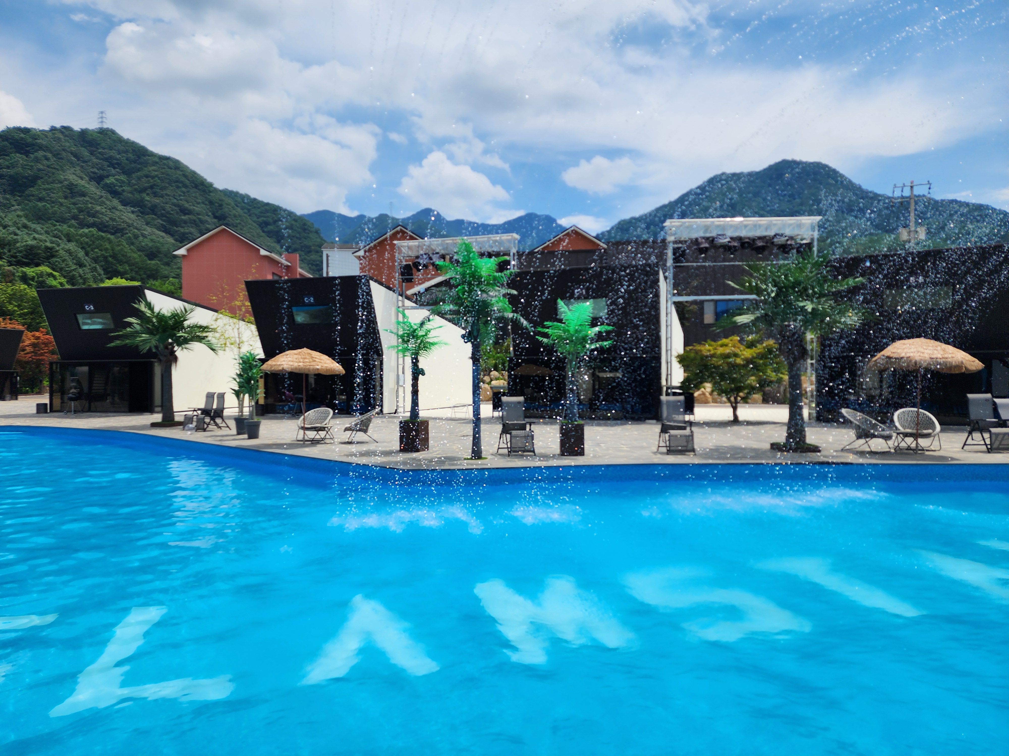 가평 글램스테이 글램핑 카라반 펜션 이미지