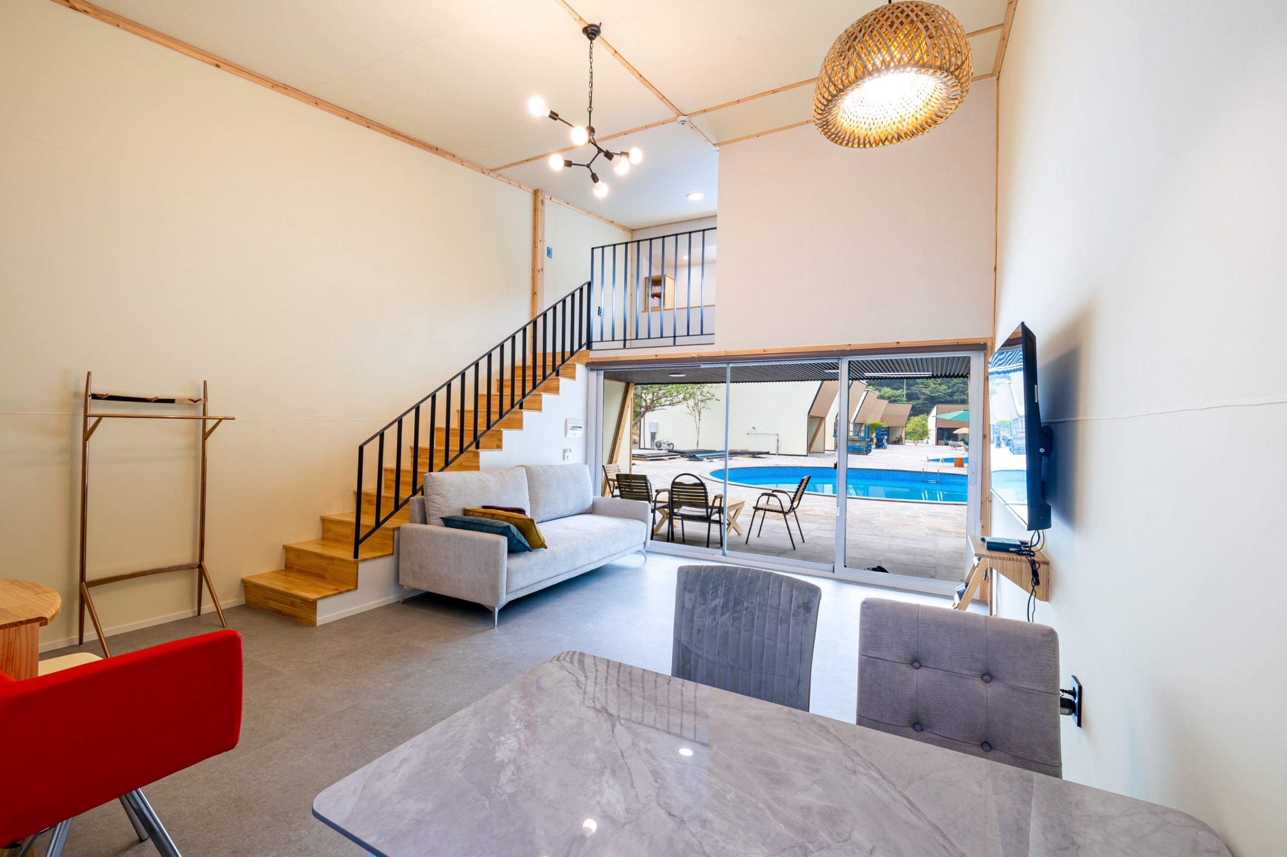 가평 글램스테이 글램핑 카라반 펜션 이미지