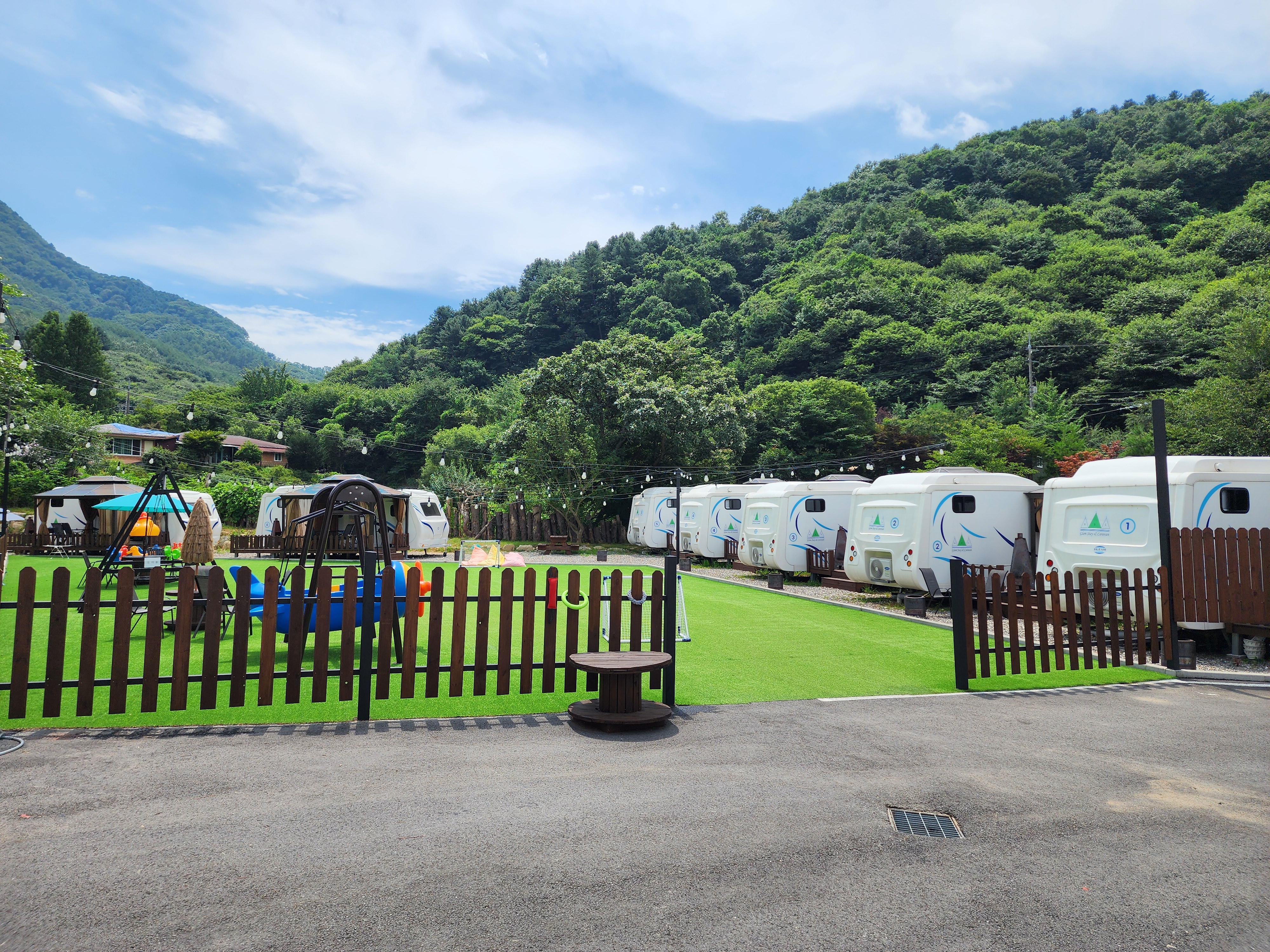 가평 글램스테이 글램핑 카라반 펜션 이미지