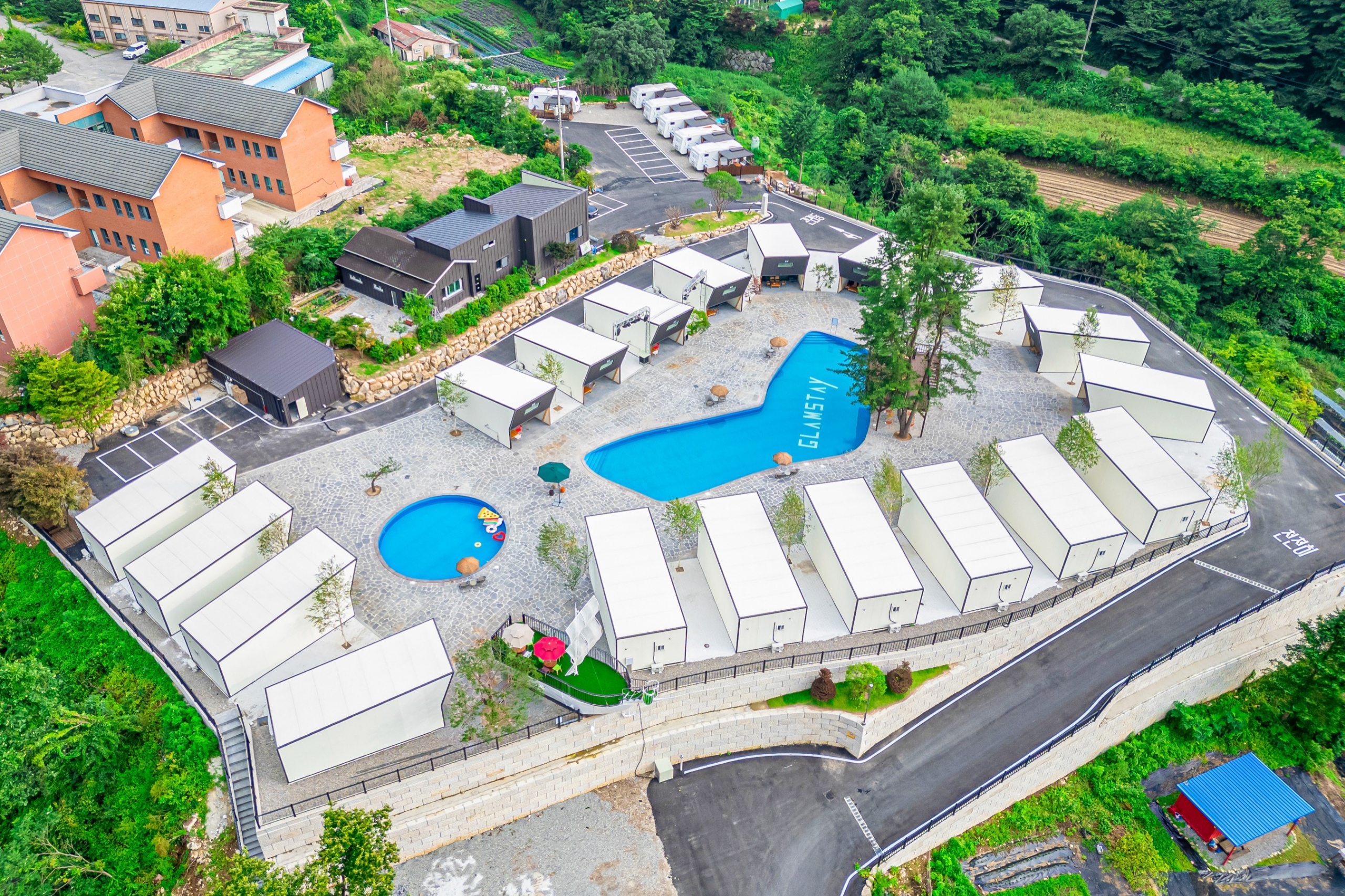 가평 글램스테이 글램핑 카라반 펜션 이미지