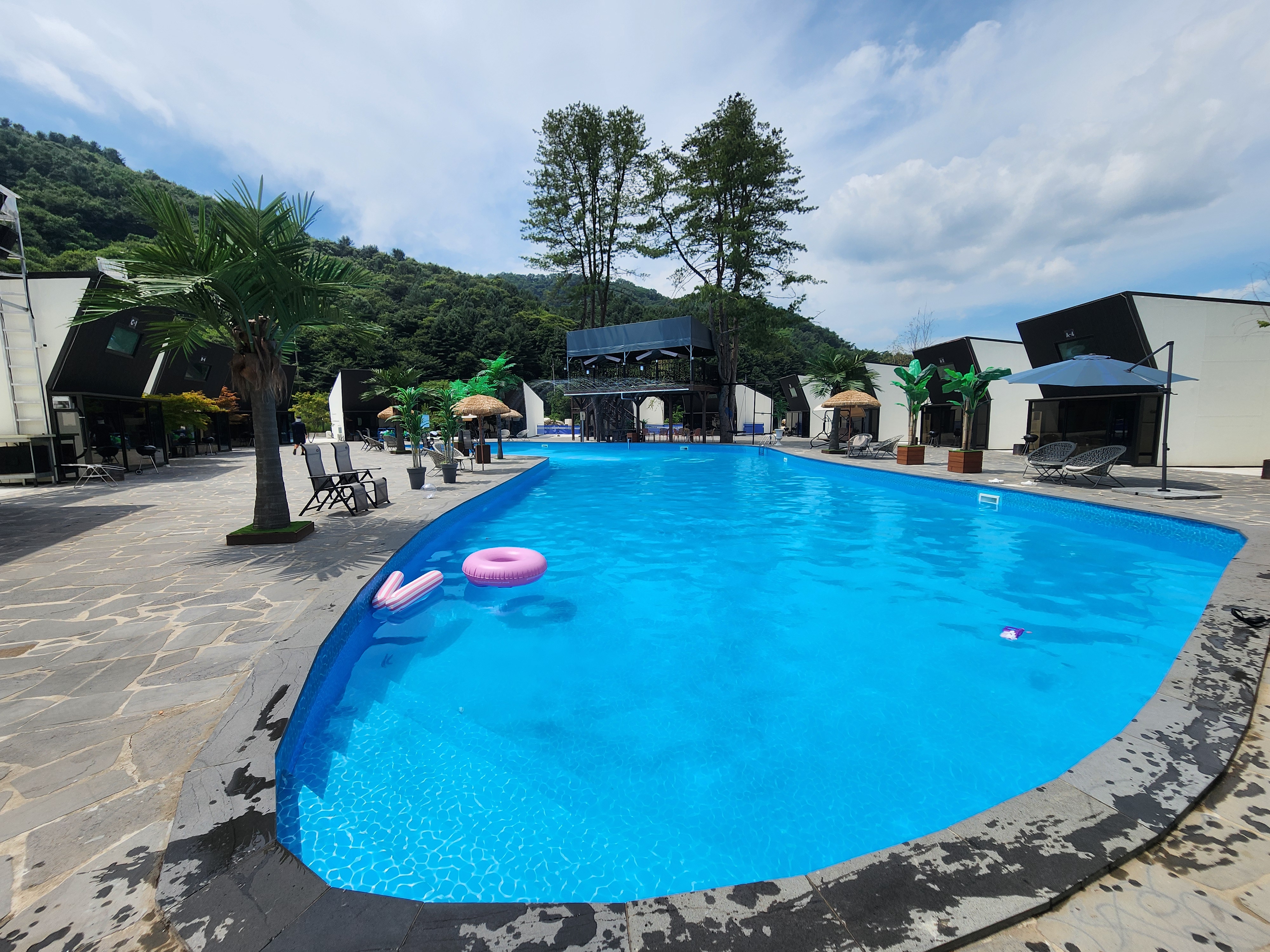 가평 글램스테이 글램핑 카라반 펜션 이미지