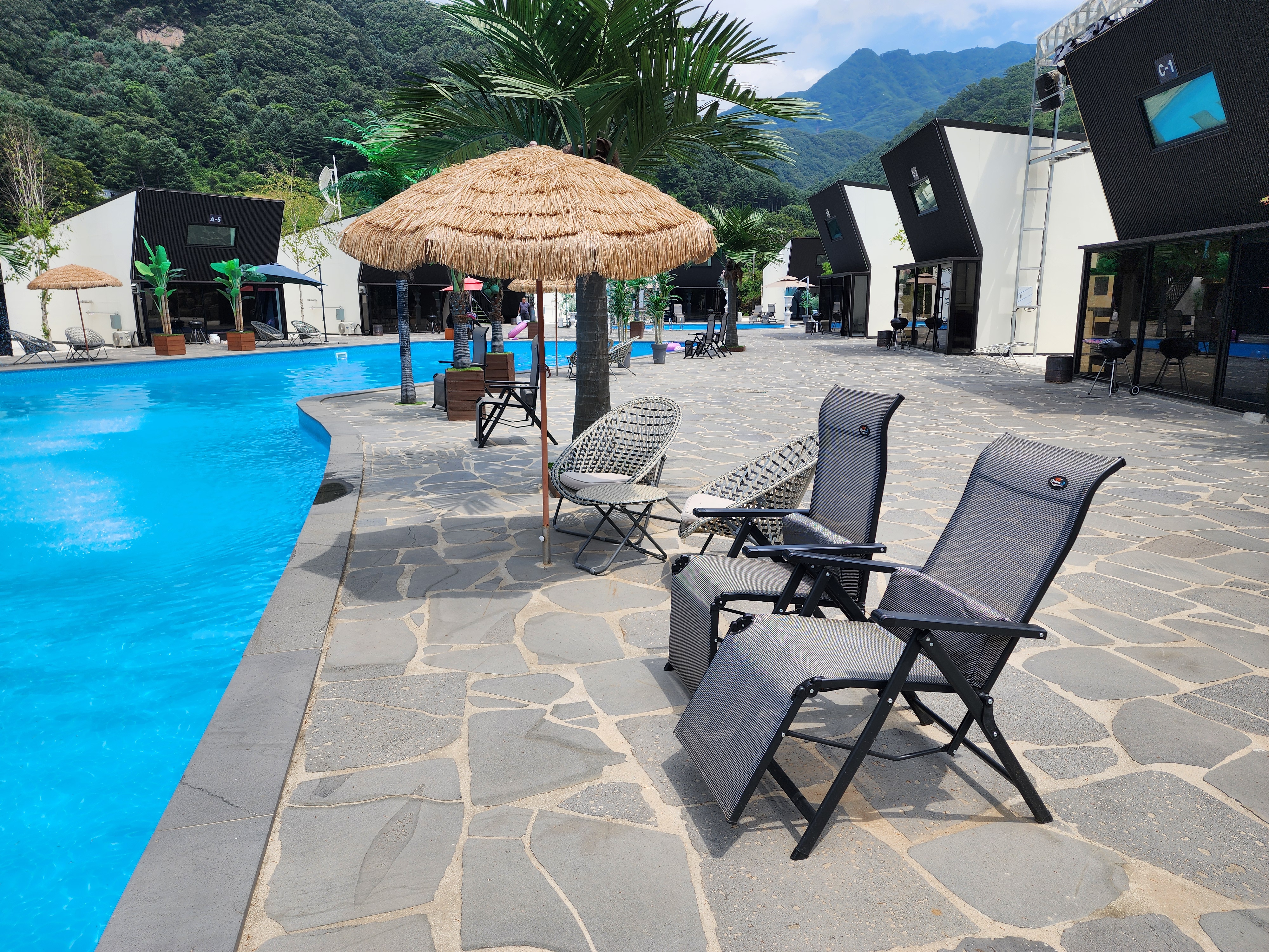 가평 글램스테이 글램핑 카라반 펜션 이미지