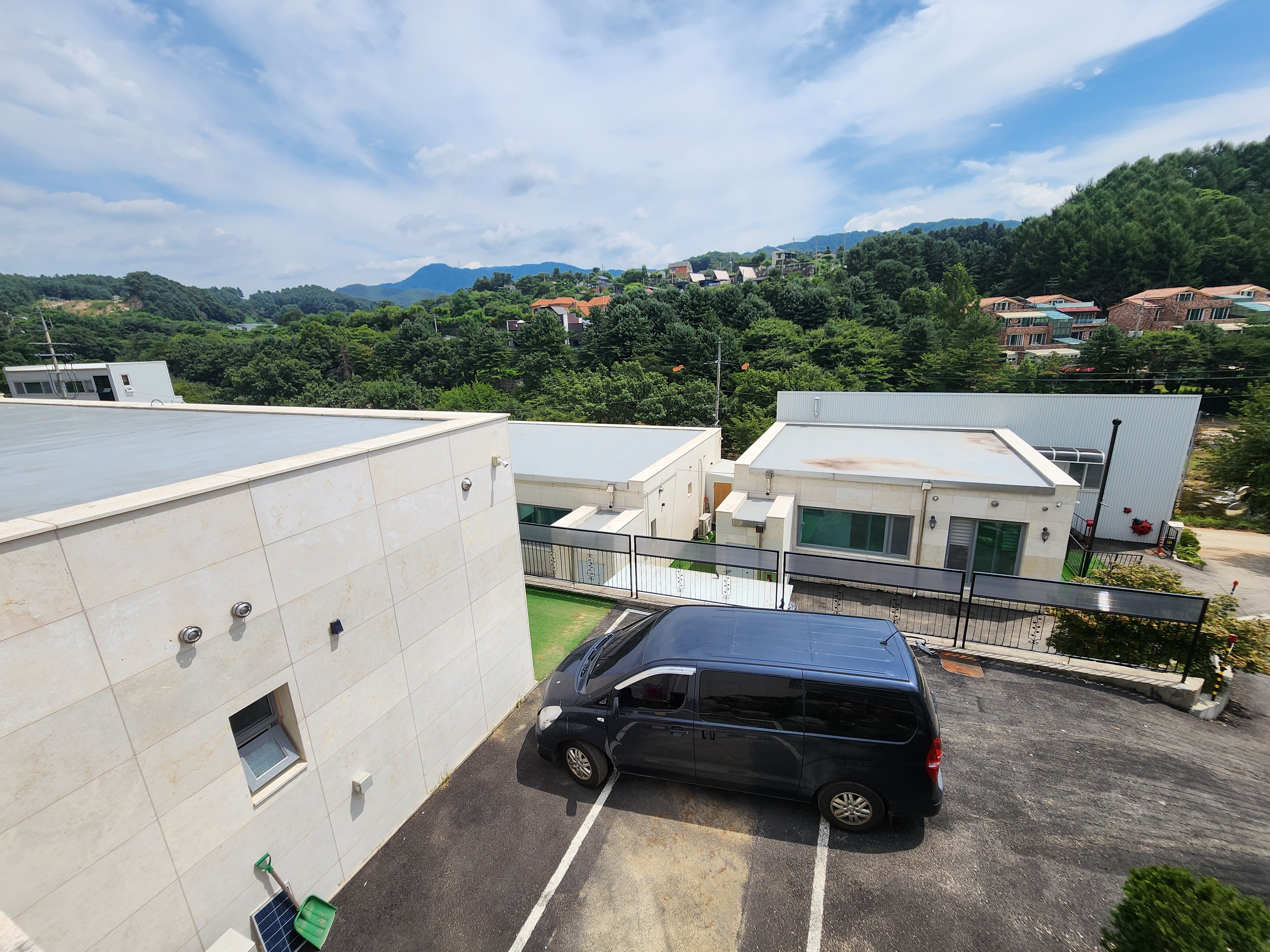 더아리웃집 모롱공간 이미지