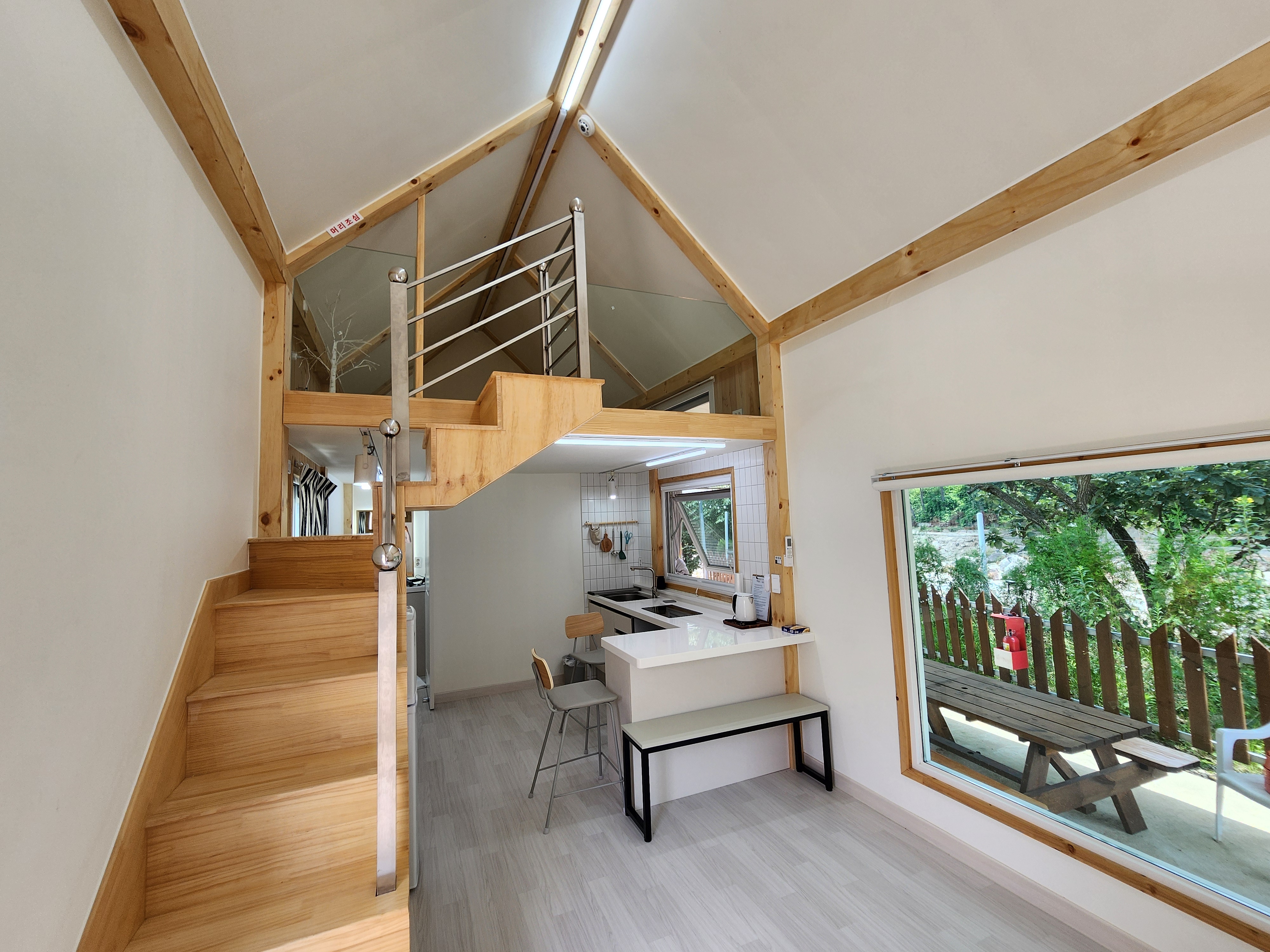 더아리웃집 모롱공간 이미지