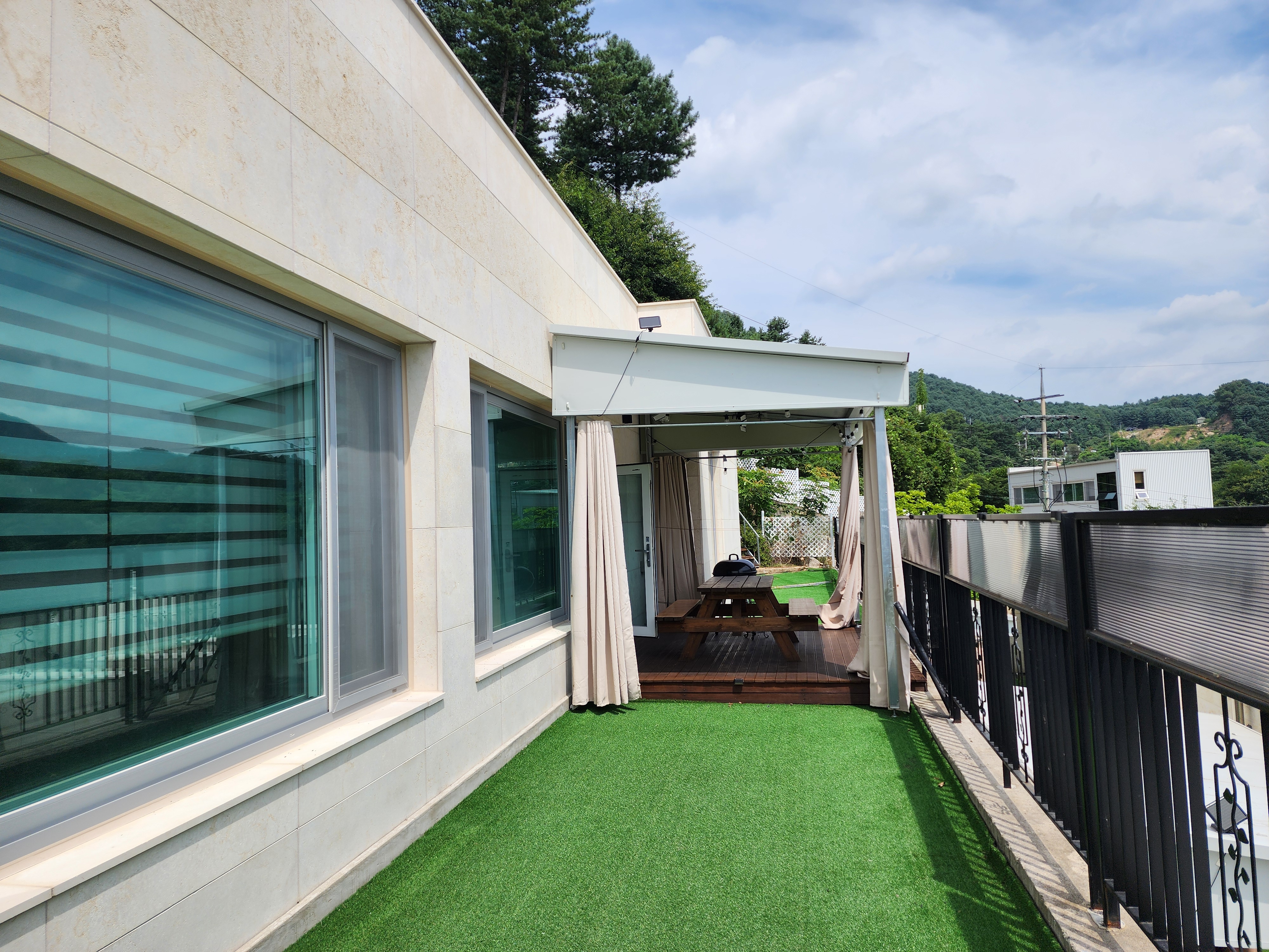 더아리웃집 모롱공간 이미지