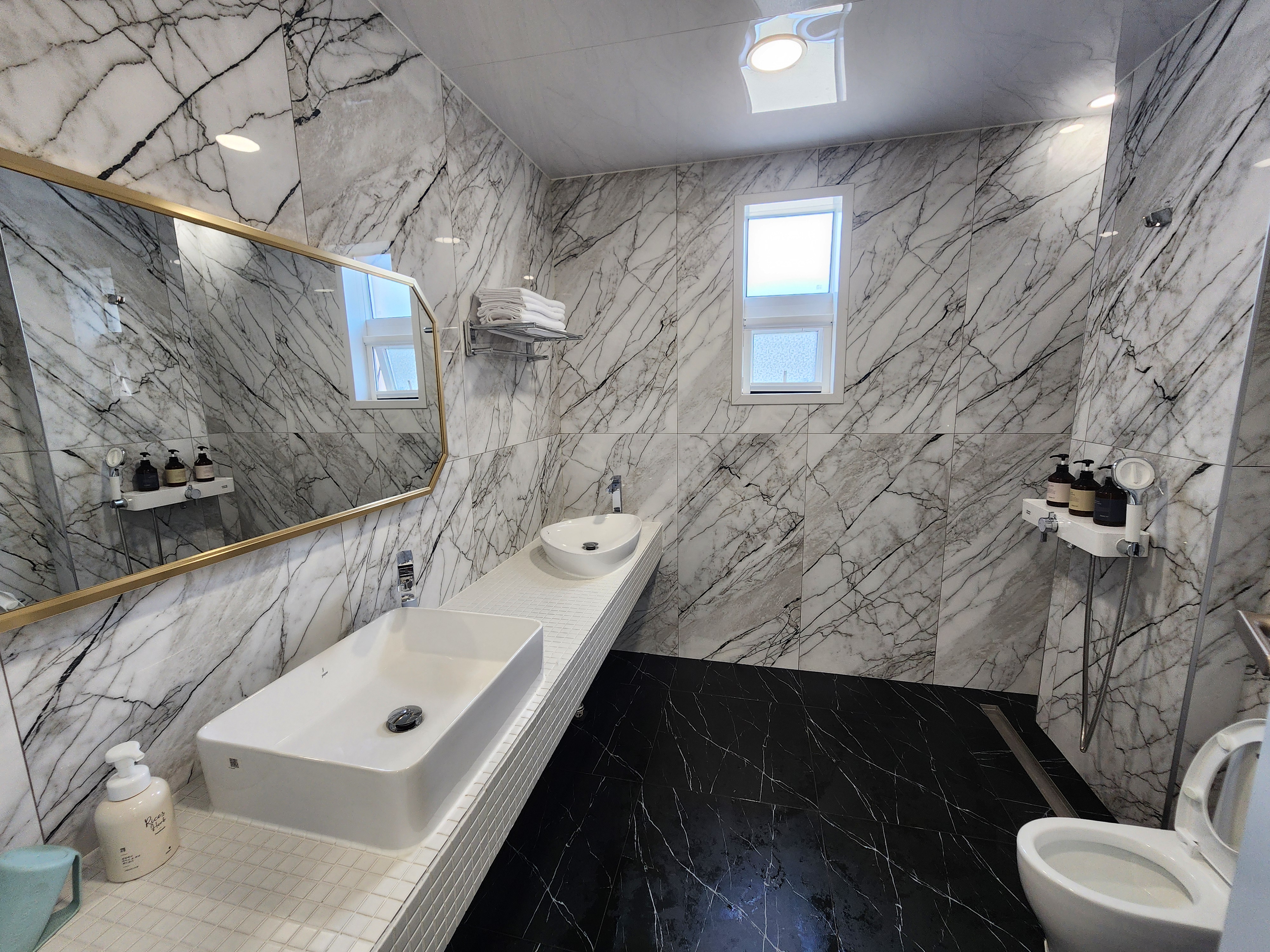 더아리웃집 모롱공간 이미지