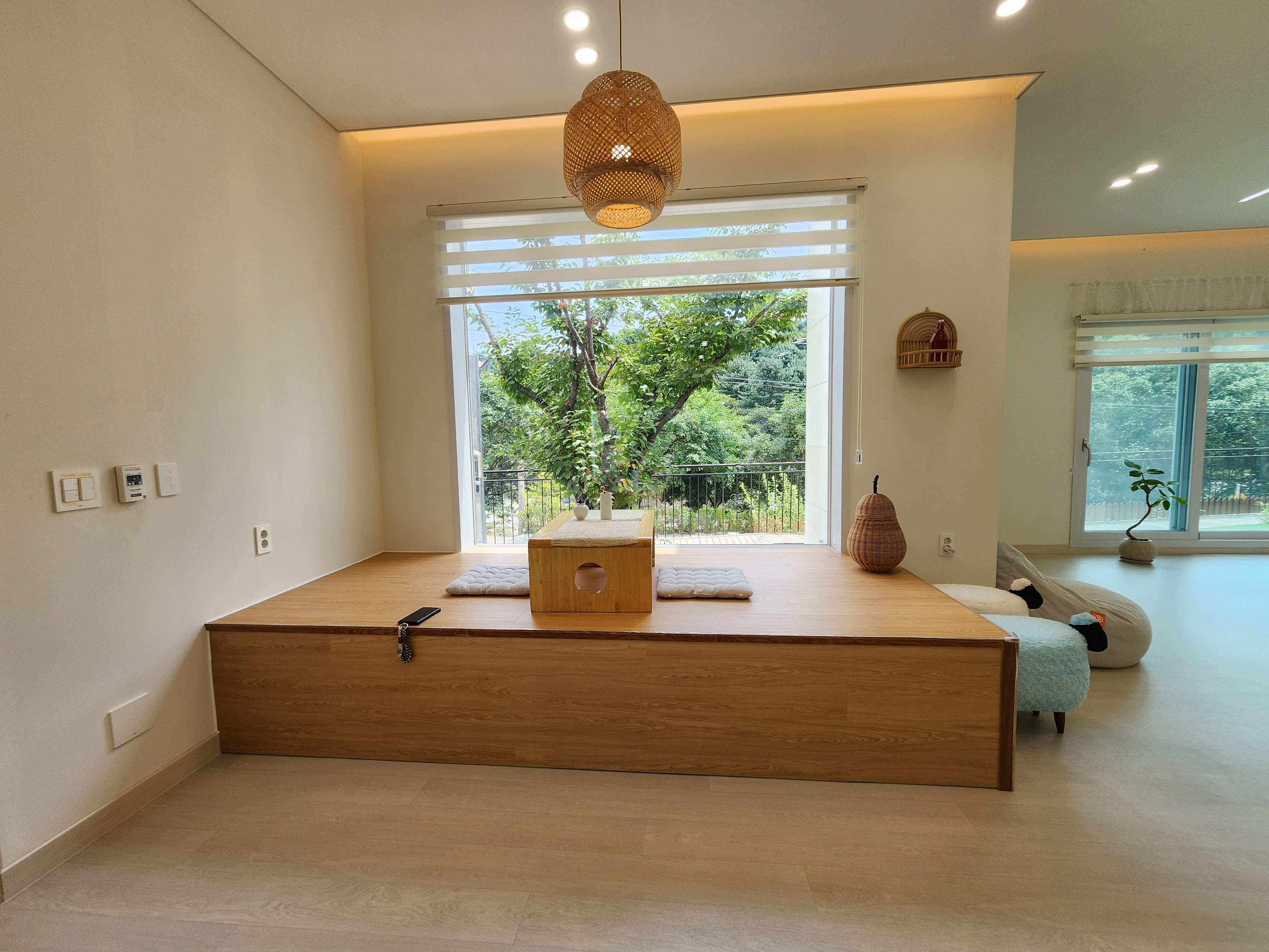 더아리웃집 모롱공간 이미지