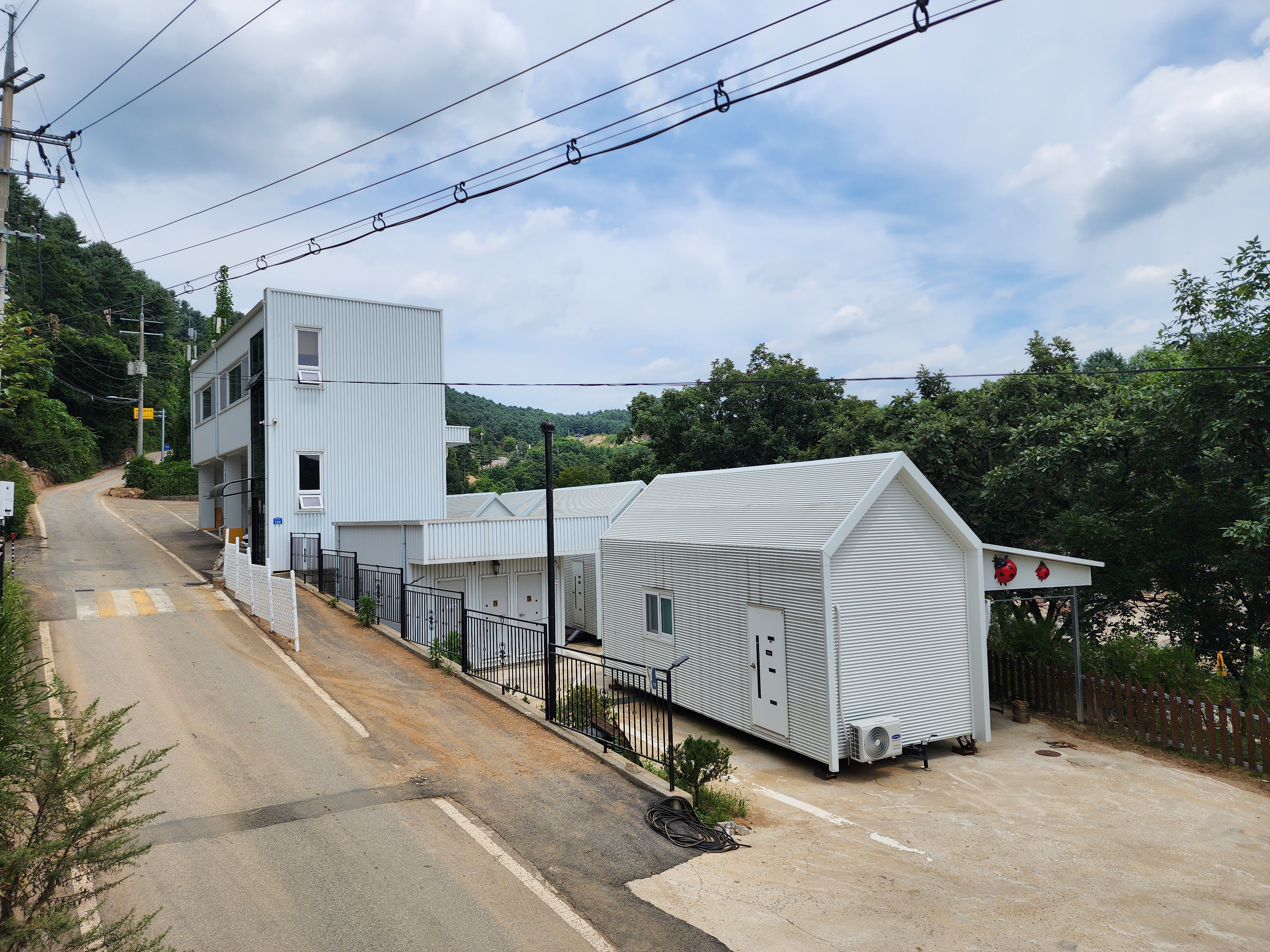 더아리웃집 모롱공간 이미지