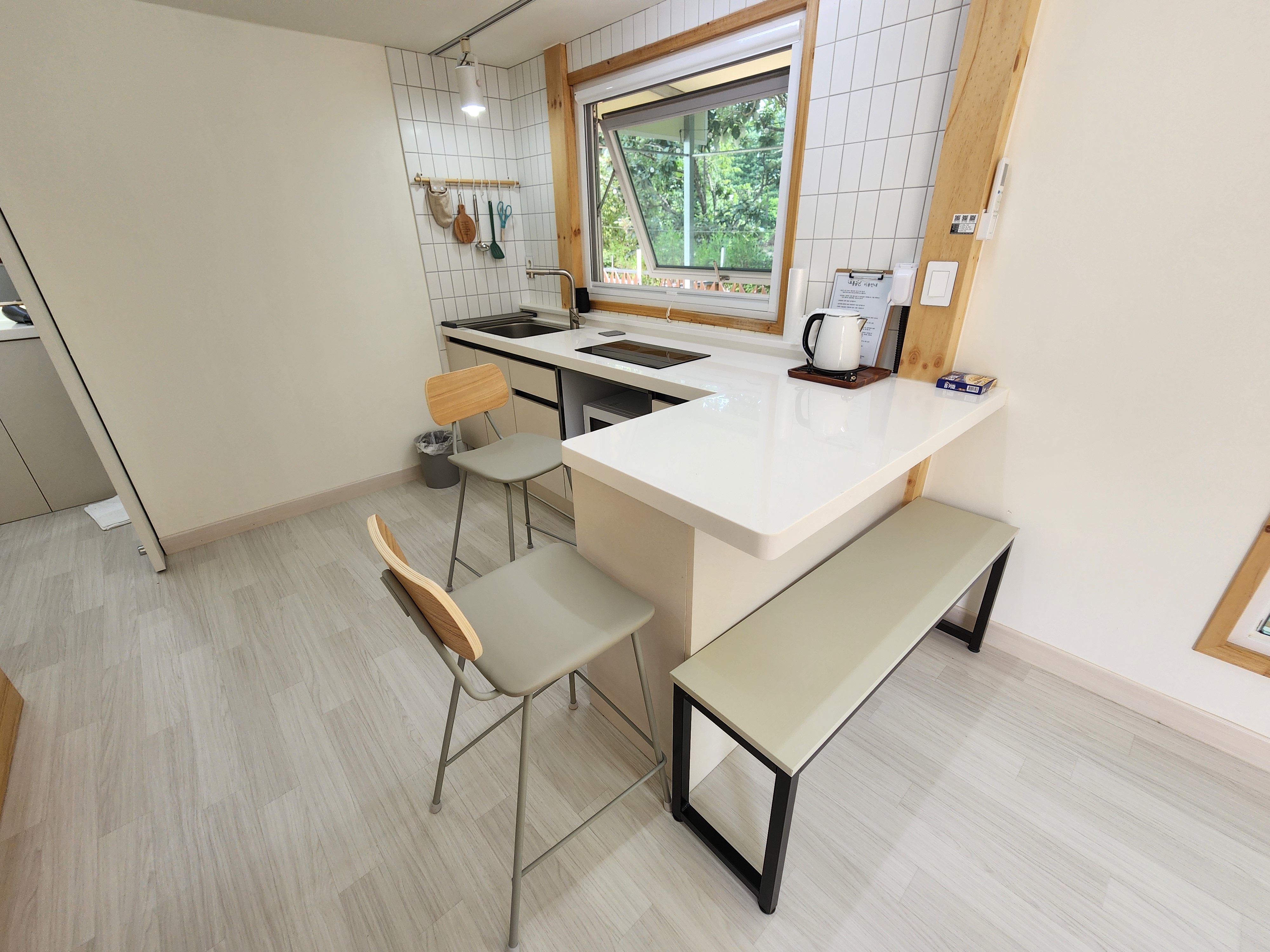 더아리웃집 모롱공간 이미지