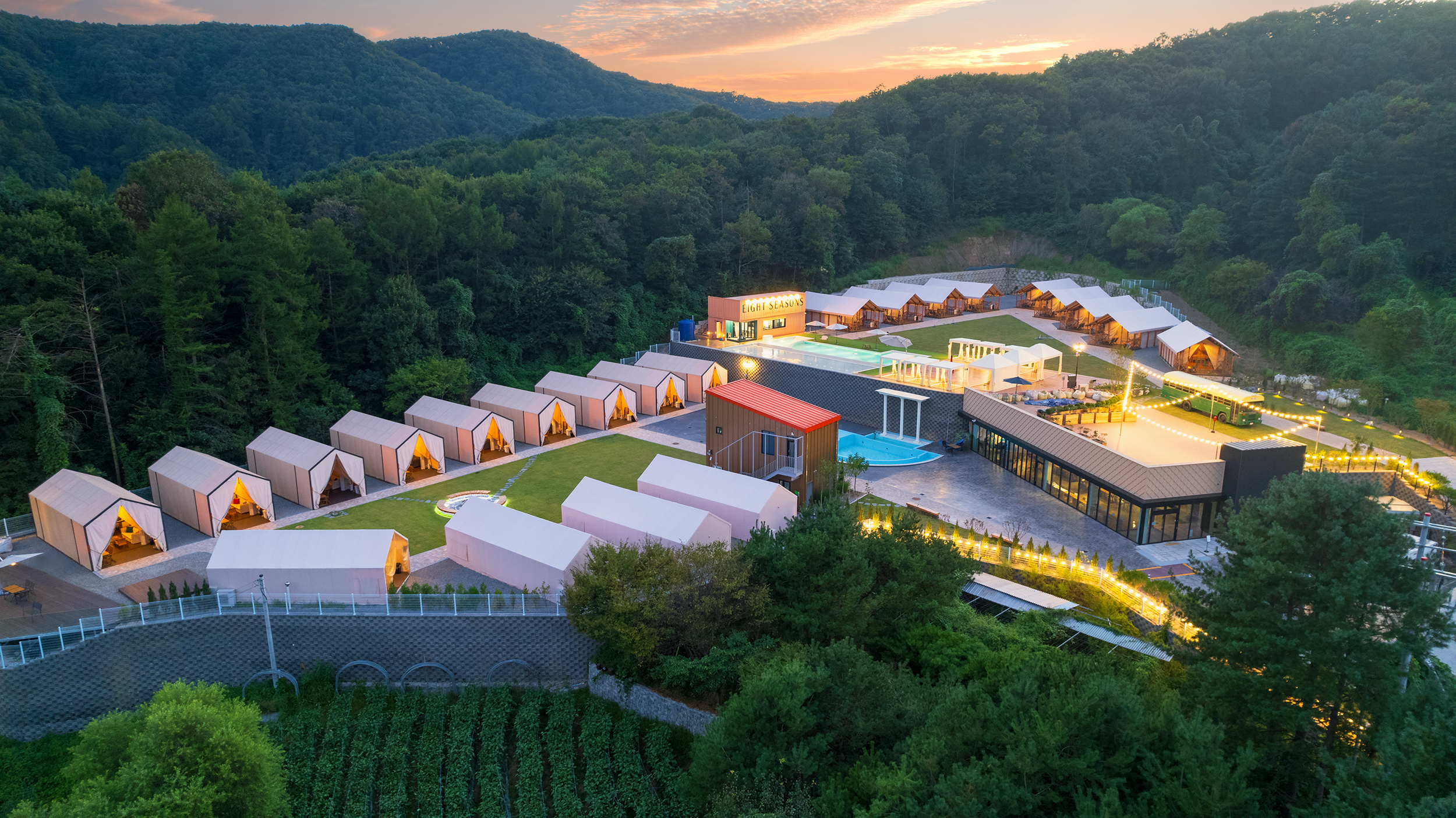 에잇시즌즈 38번째 이미지