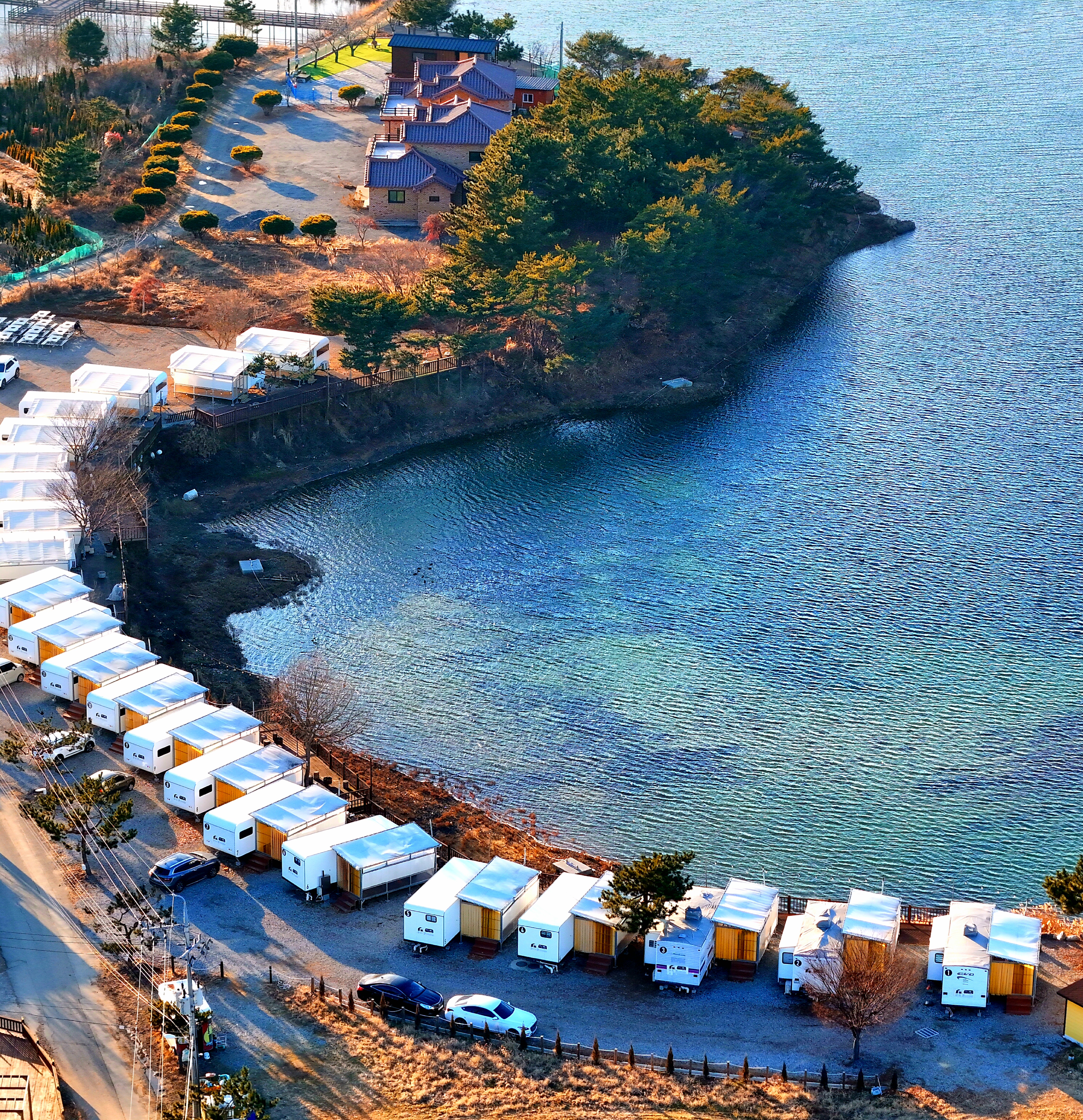 파티엔 카라반 글램핑 펜션캠핑-충남서산태안점 이미지