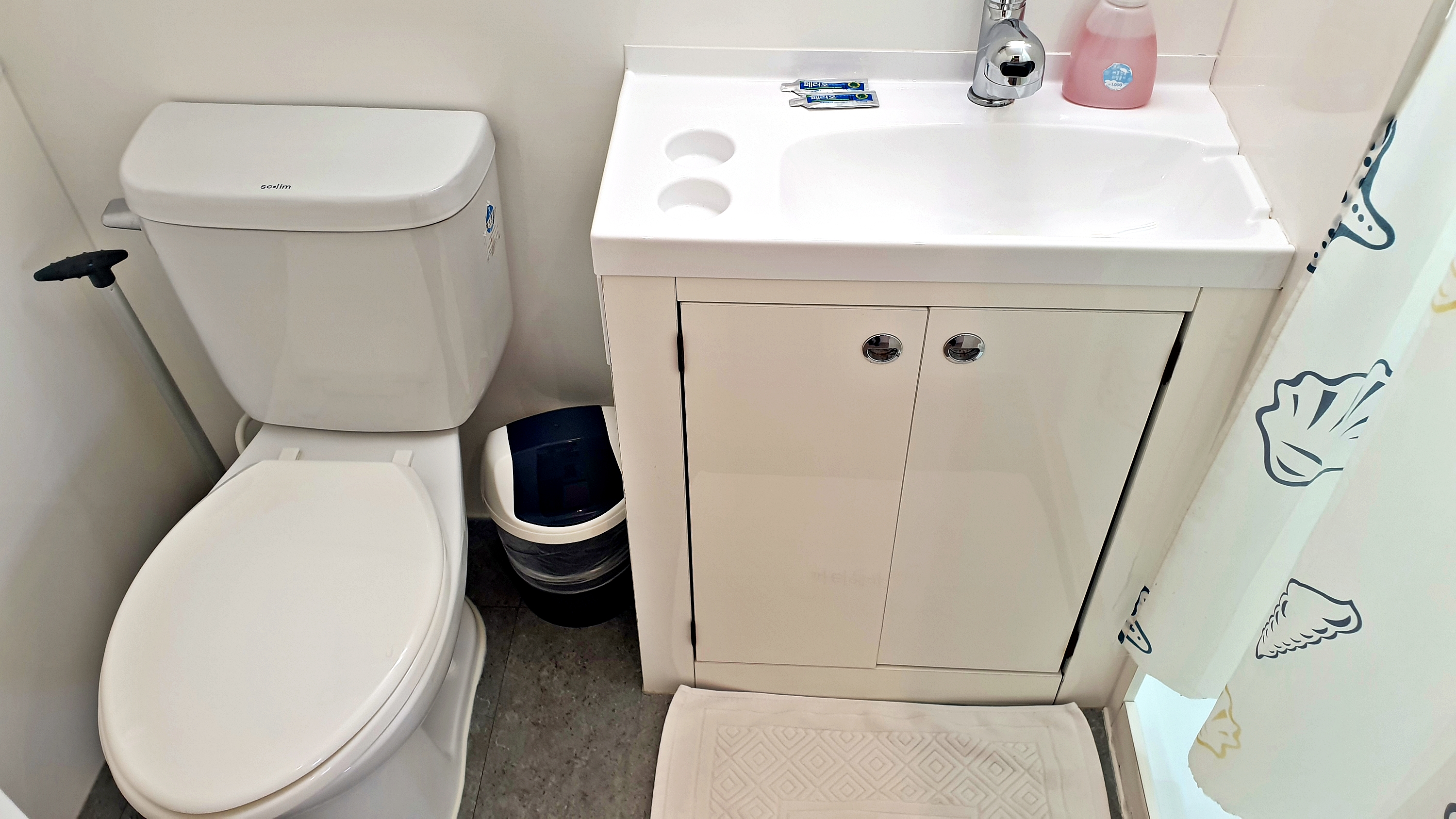 파티엔 카라반 글램핑 펜션캠핑-충남서산태안점 이미지