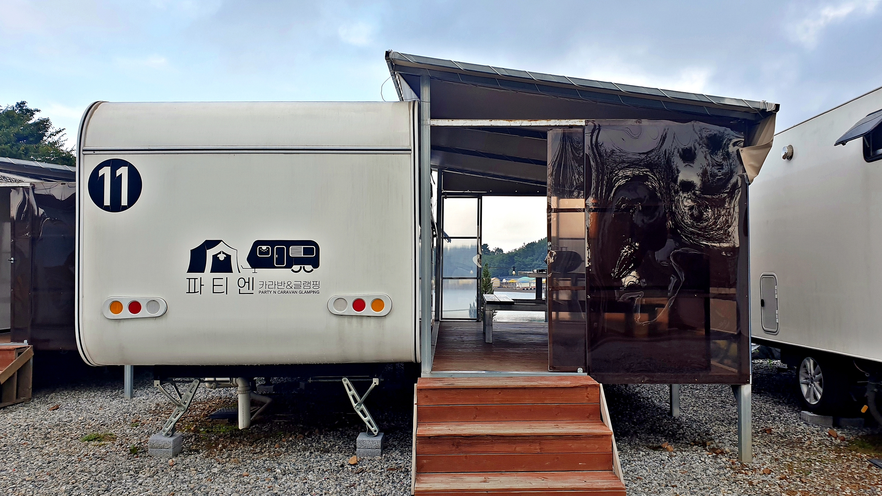파티엔 카라반 글램핑 펜션캠핑-충남서산태안점 이미지