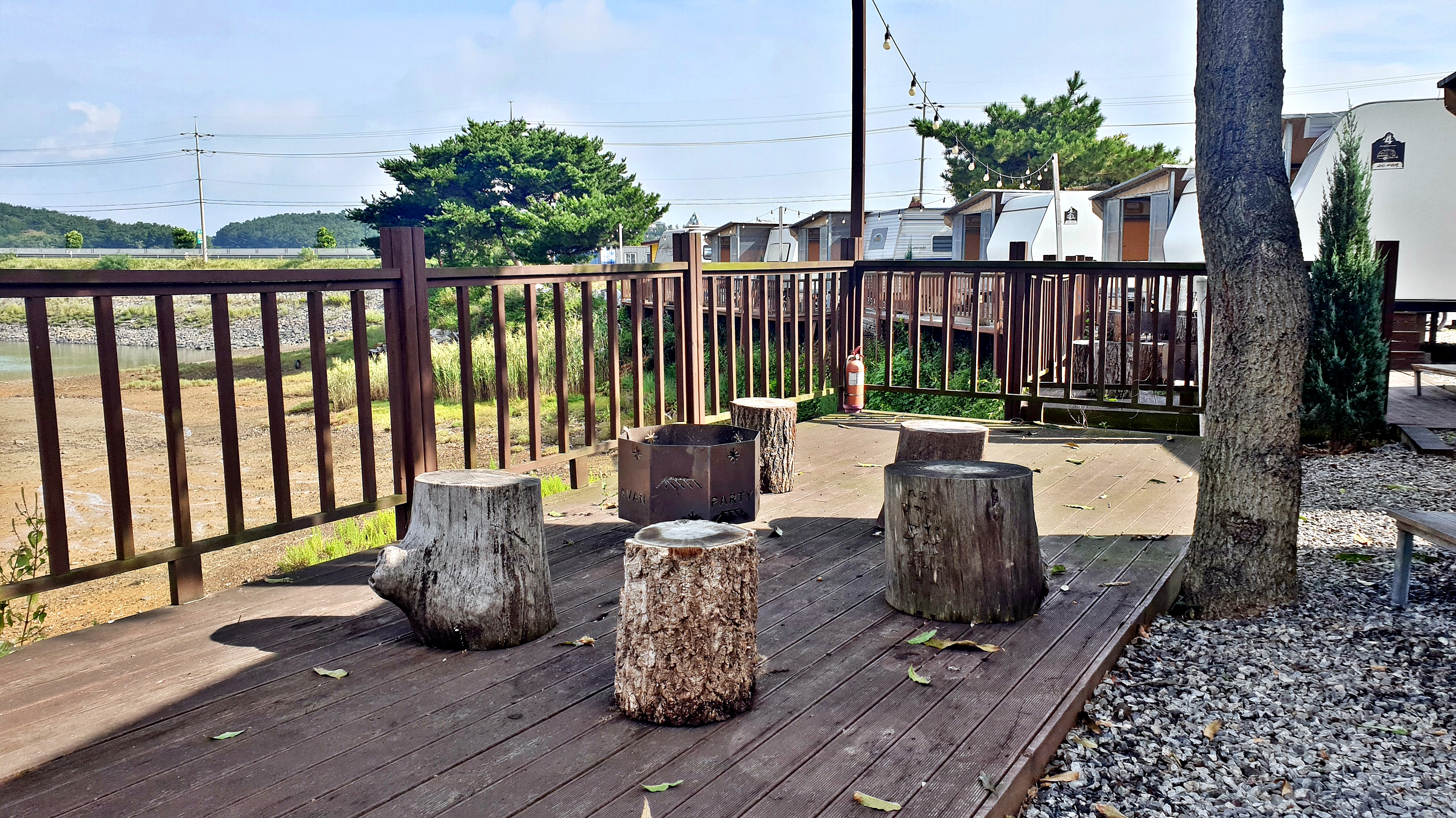 파티엔 카라반 글램핑 펜션캠핑-충남서산태안점 이미지