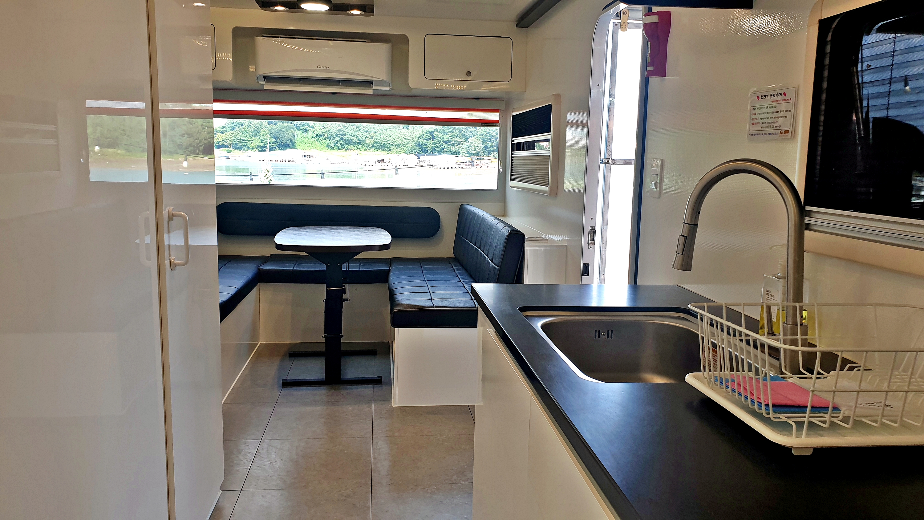 파티엔 카라반 글램핑 펜션캠핑-충남서산태안점 이미지