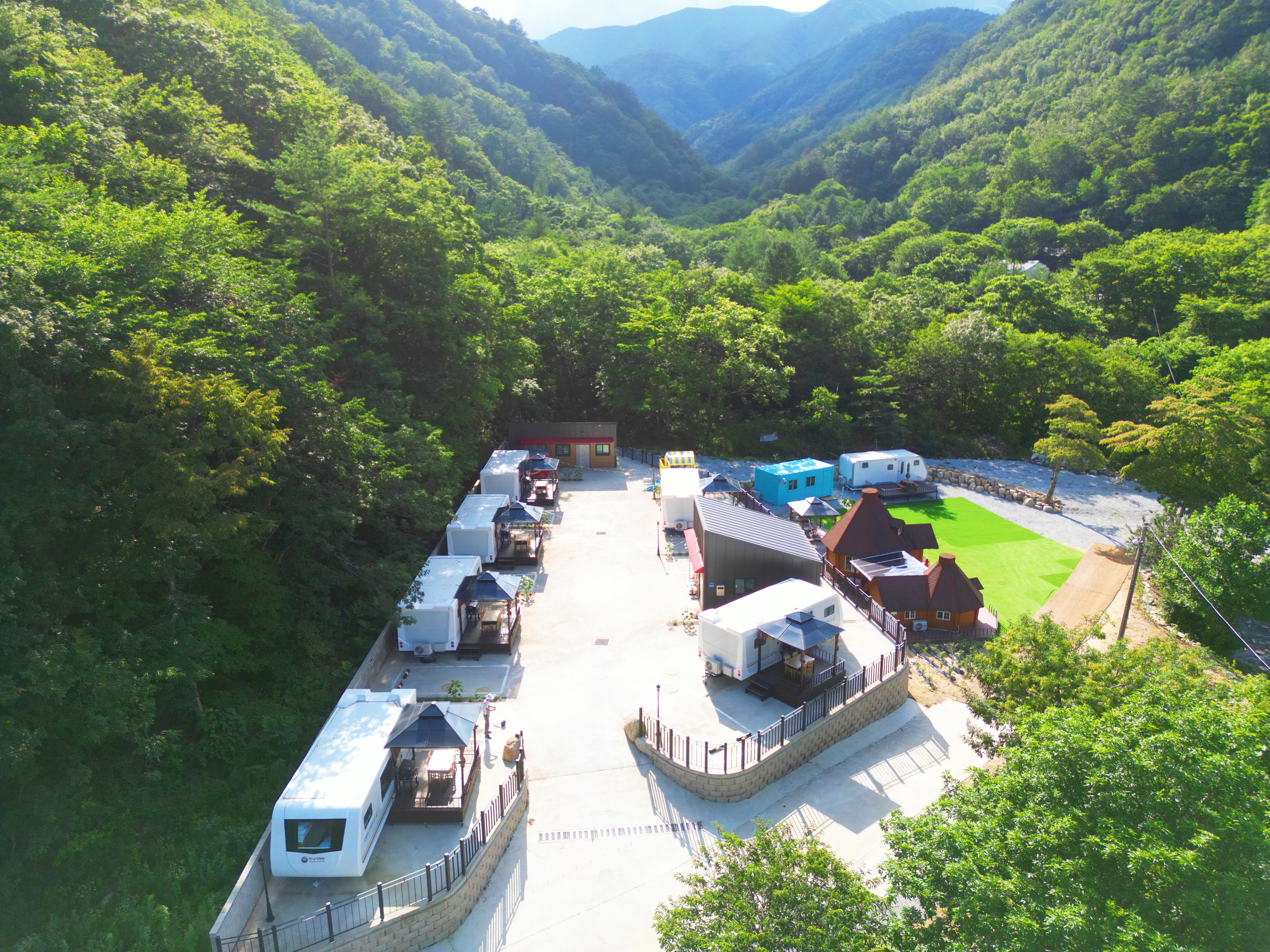 디뮤어 카라반 7번째 이미지