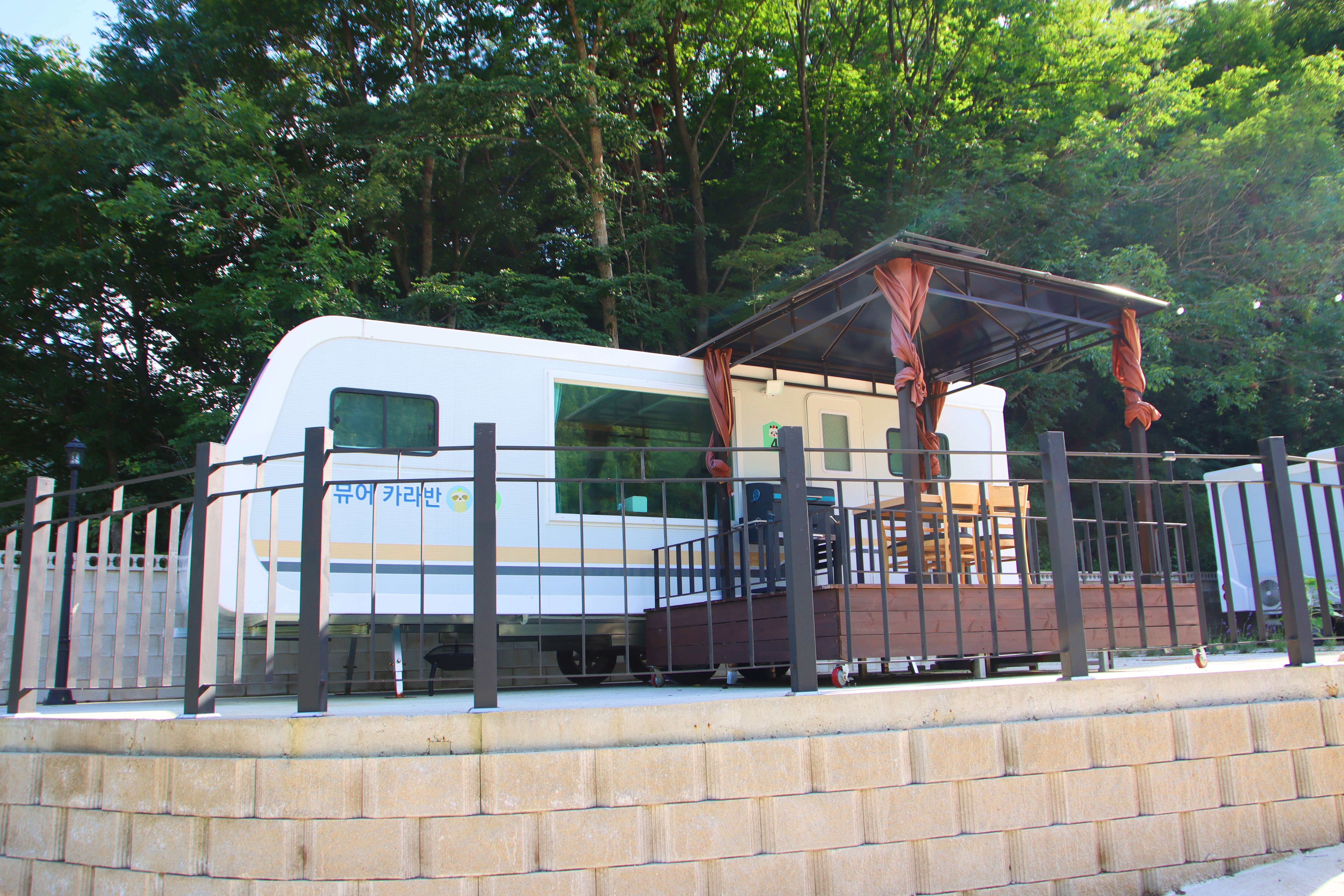 디뮤어 카라반 21번째 이미지