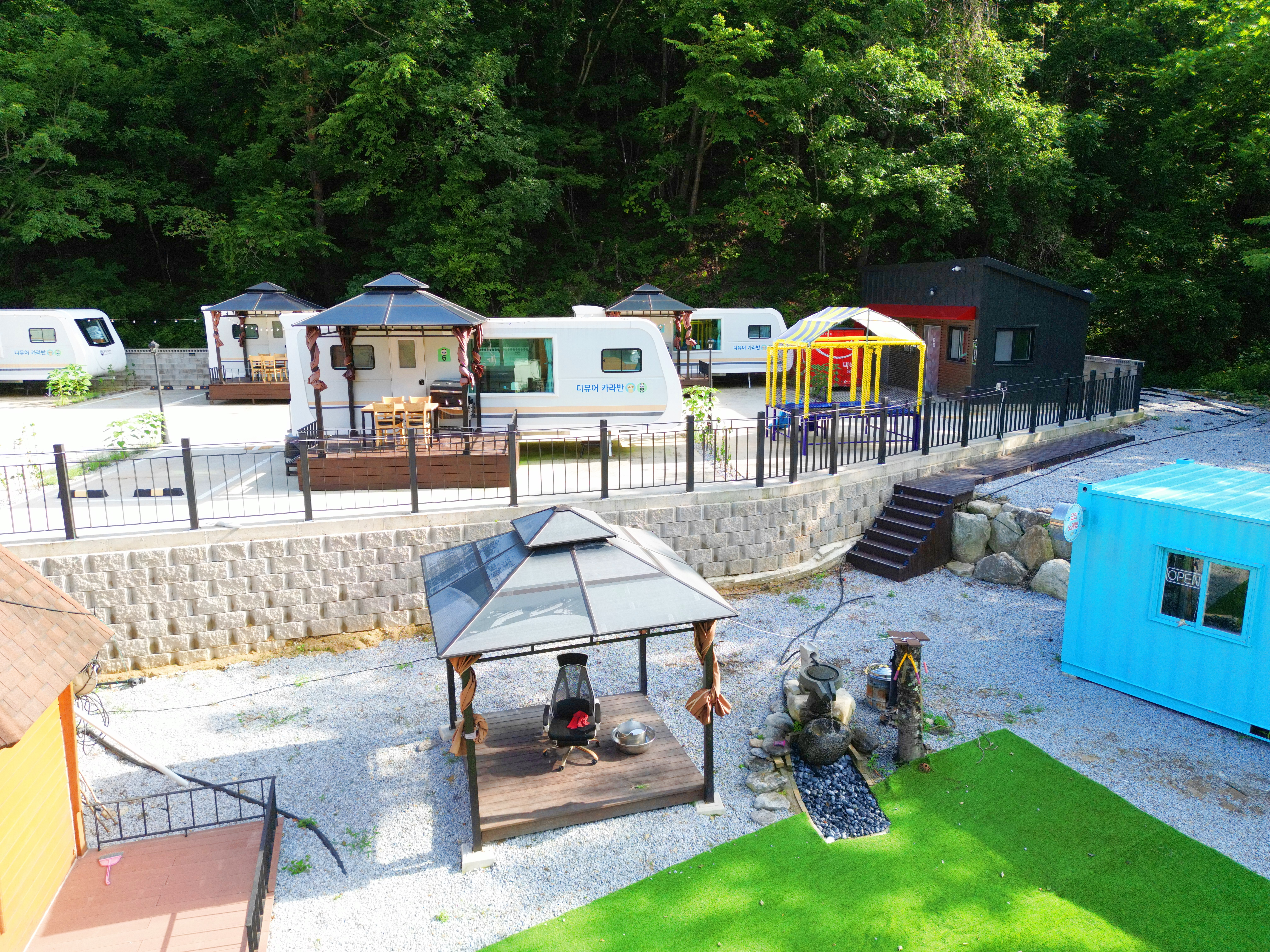 디뮤어 카라반 40번째 이미지