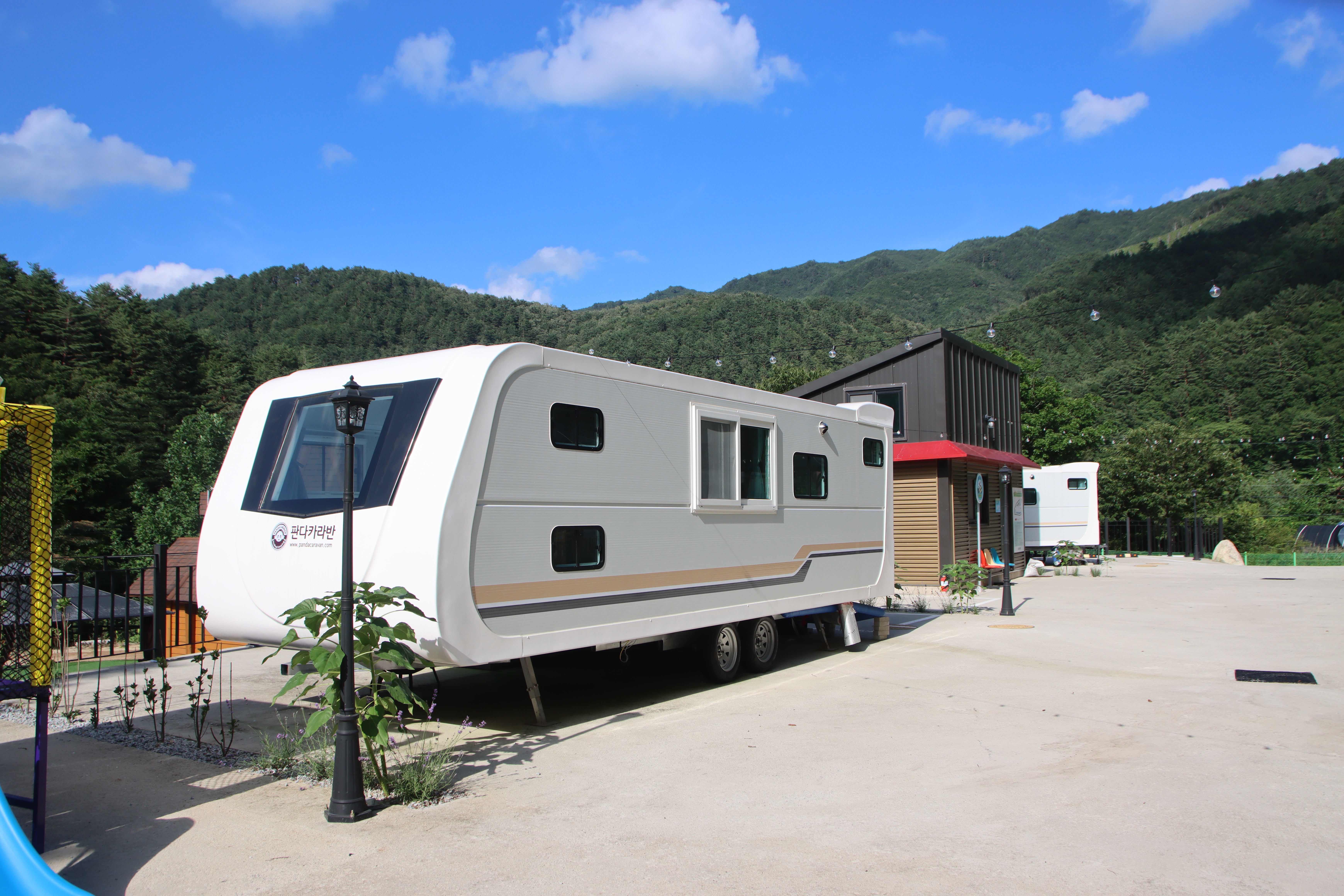 디뮤어 카라반 42번째 이미지