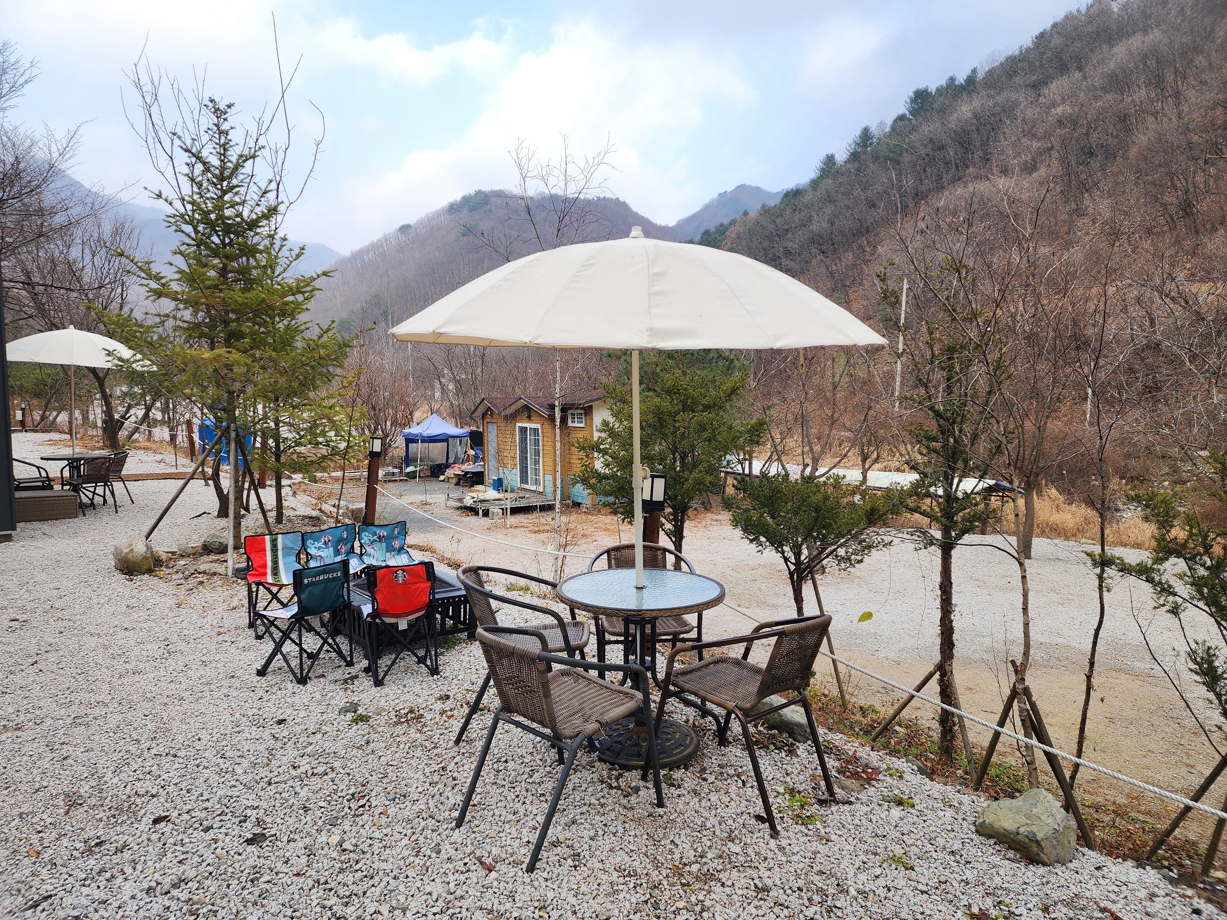 담터 민수 캠핑장 이미지