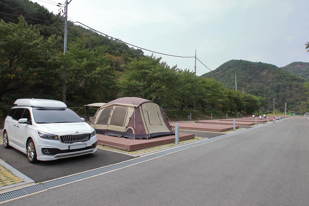 산꽃벚꽃마을 오토캠핑장